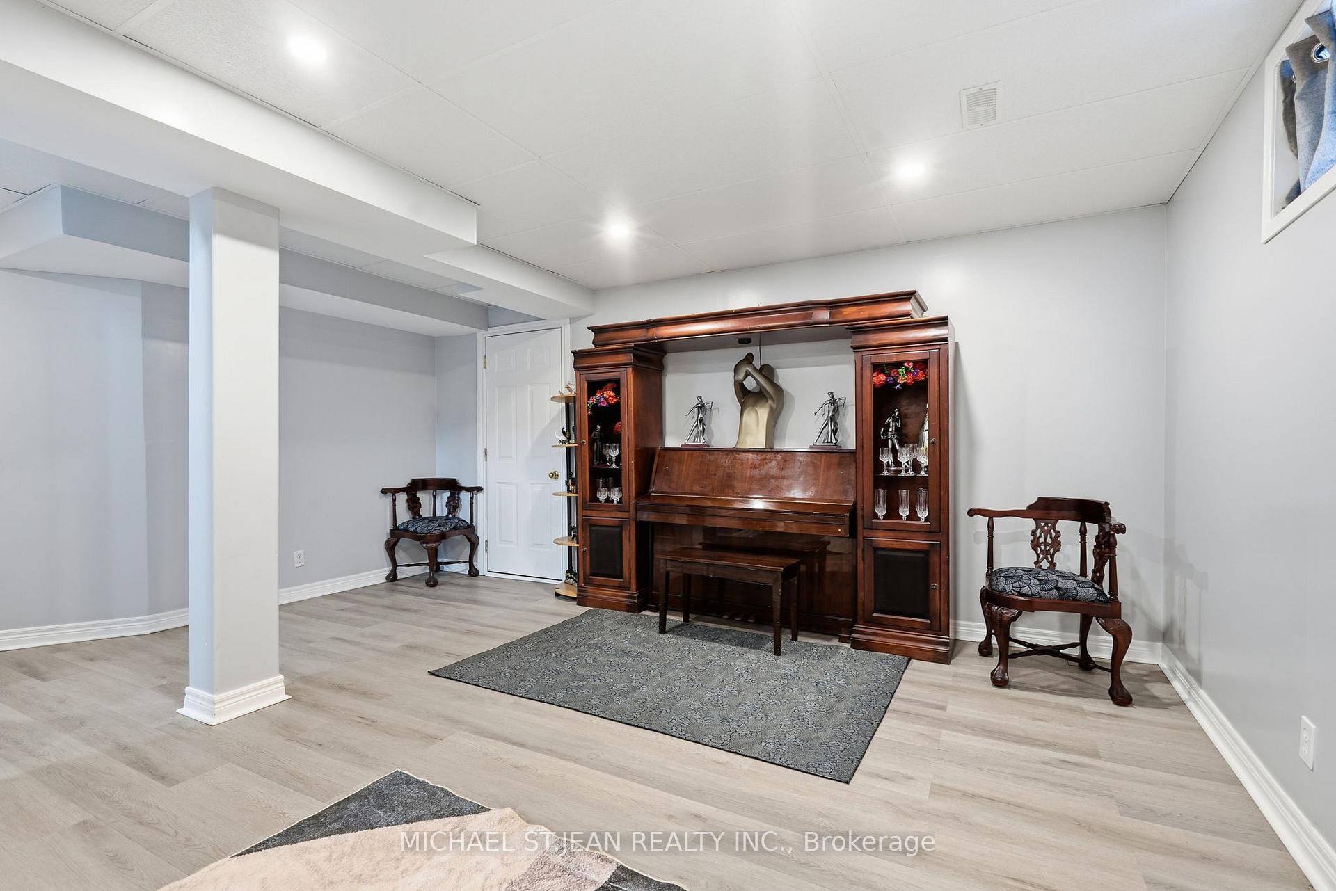 Photo 33 of 3690 Weinbrenner Road, Niagara Falls, Chippawa — HOMEH