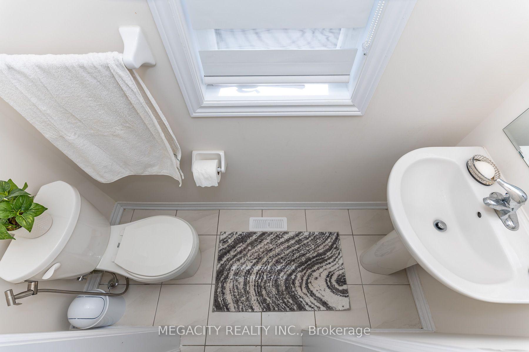 Photo 5 of 1348 Klondike Drive, Oshawa, Kedron — HOMEH
