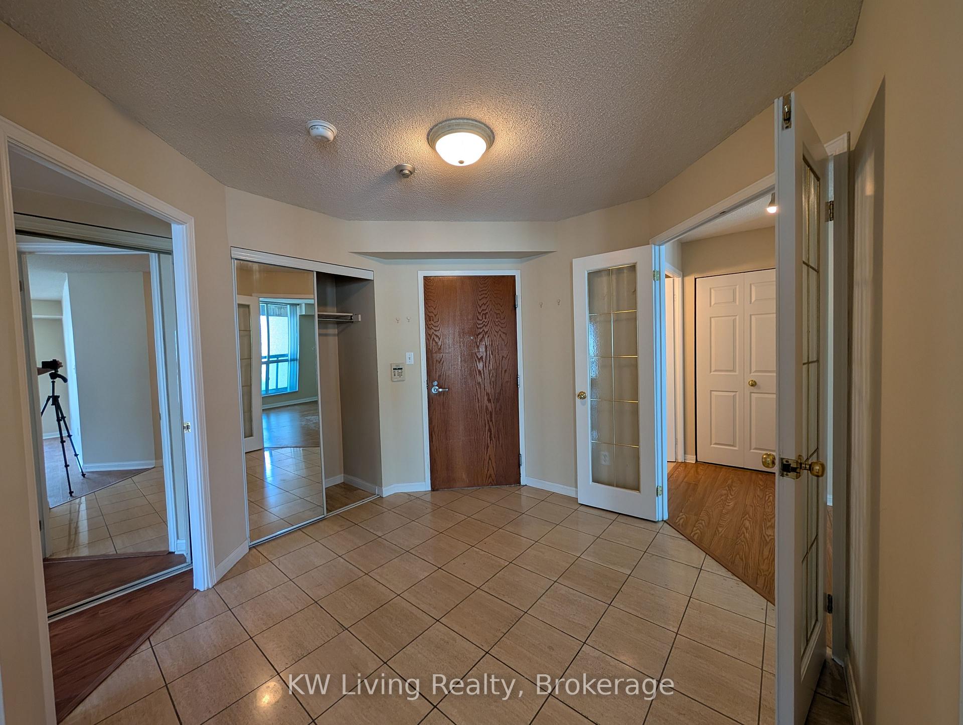 Photo 2 of Unit 1102, 23 Lorraine Drive, North York, Willowdale West — HOMEH