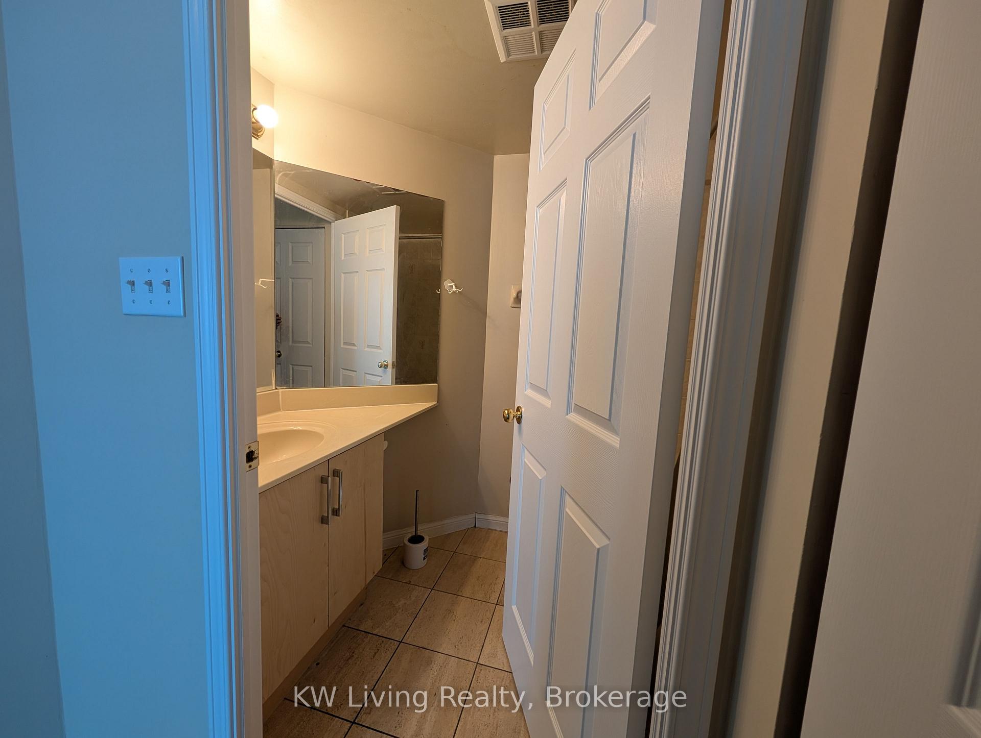Photo 14 of Unit 1102, 23 Lorraine Drive, North York, Willowdale West — HOMEH
