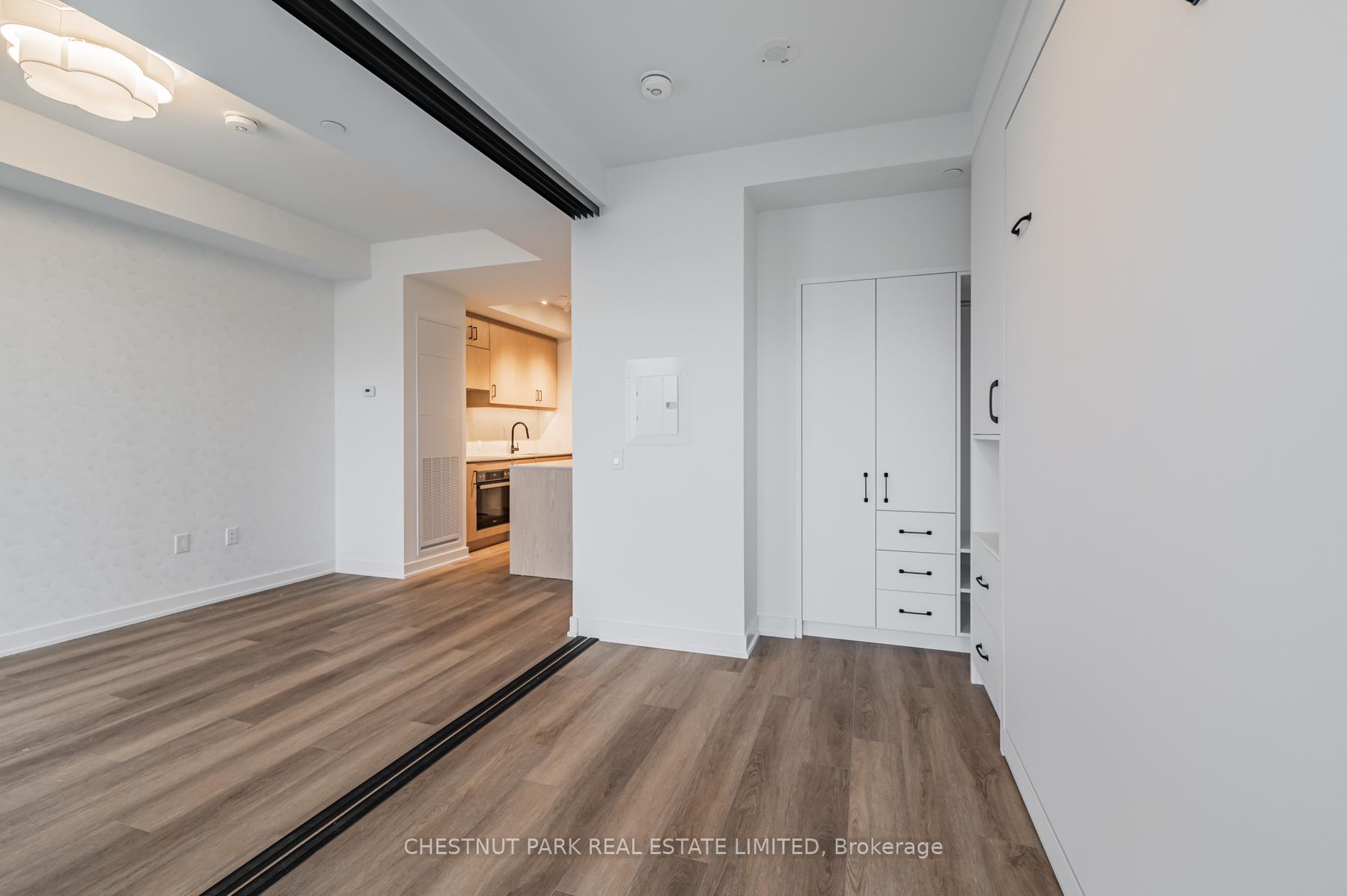 Photo 12 of Unit 915, 9 Tecumseth Street, Toronto, Niagara — HOMEH