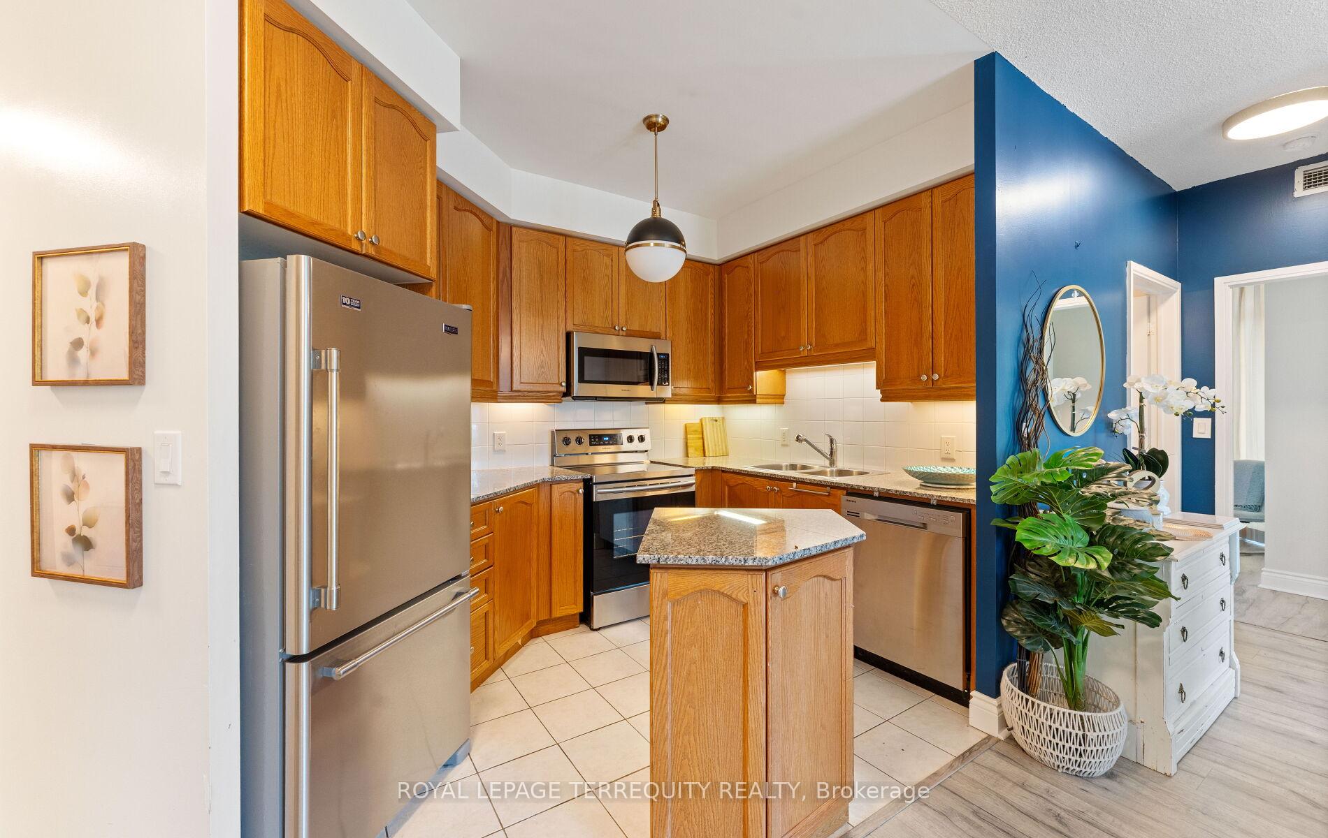 Photo 7 of Unit 406, 80 Absolute Avenue, Mississauga, City Centre — HOMEH