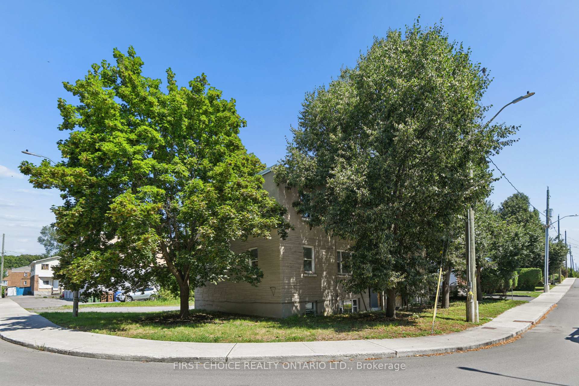 Photo 5 of 255 St Denis Street, Ottawa, Vanier — HOMEH
