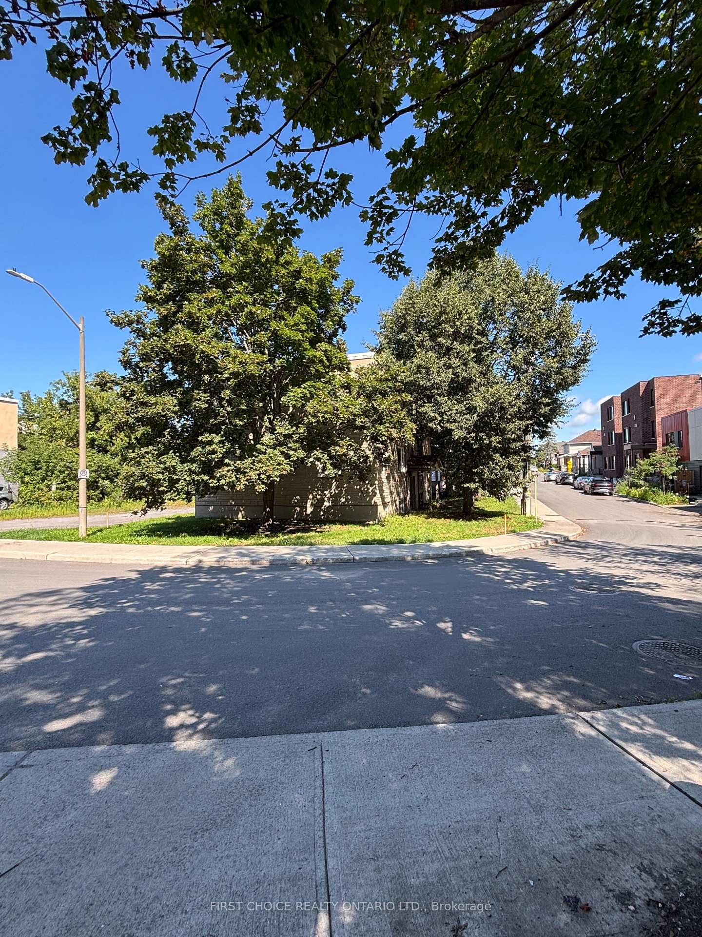 Photo 6 of 255 St Denis Street, Ottawa, Vanier — HOMEH