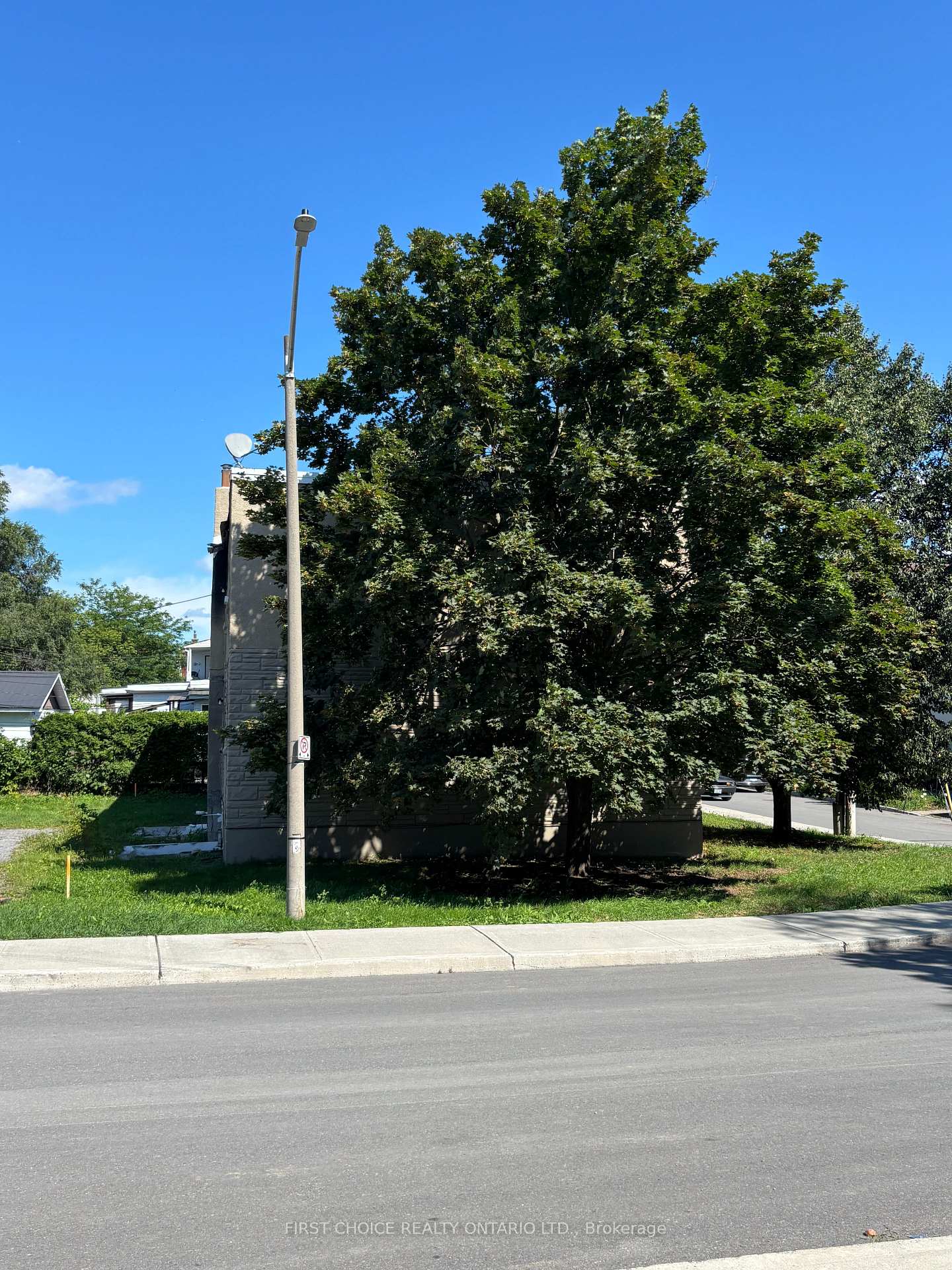 Photo 10 of 255 St Denis Street, Ottawa, Vanier — HOMEH