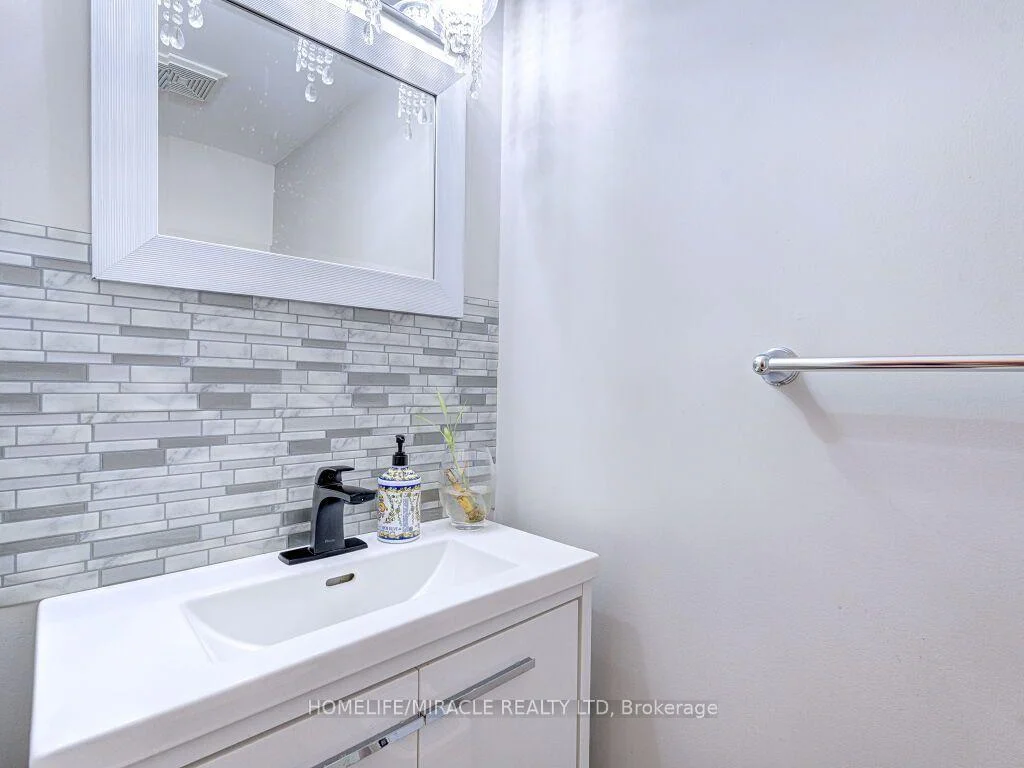 Photo 14 of 5437 Royal Aberdeen Drive, Mississauga, Hurontario — HOMEH