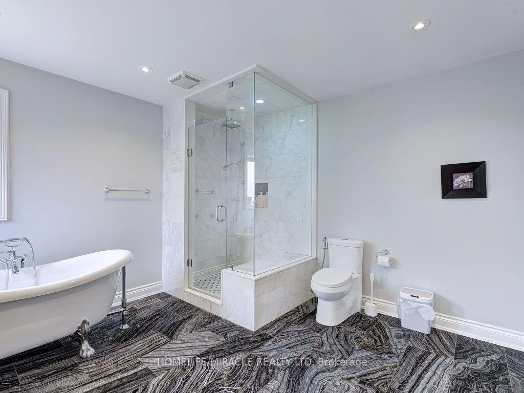 Photo 17 of 5437 Royal Aberdeen Drive, Mississauga, Hurontario — HOMEH
