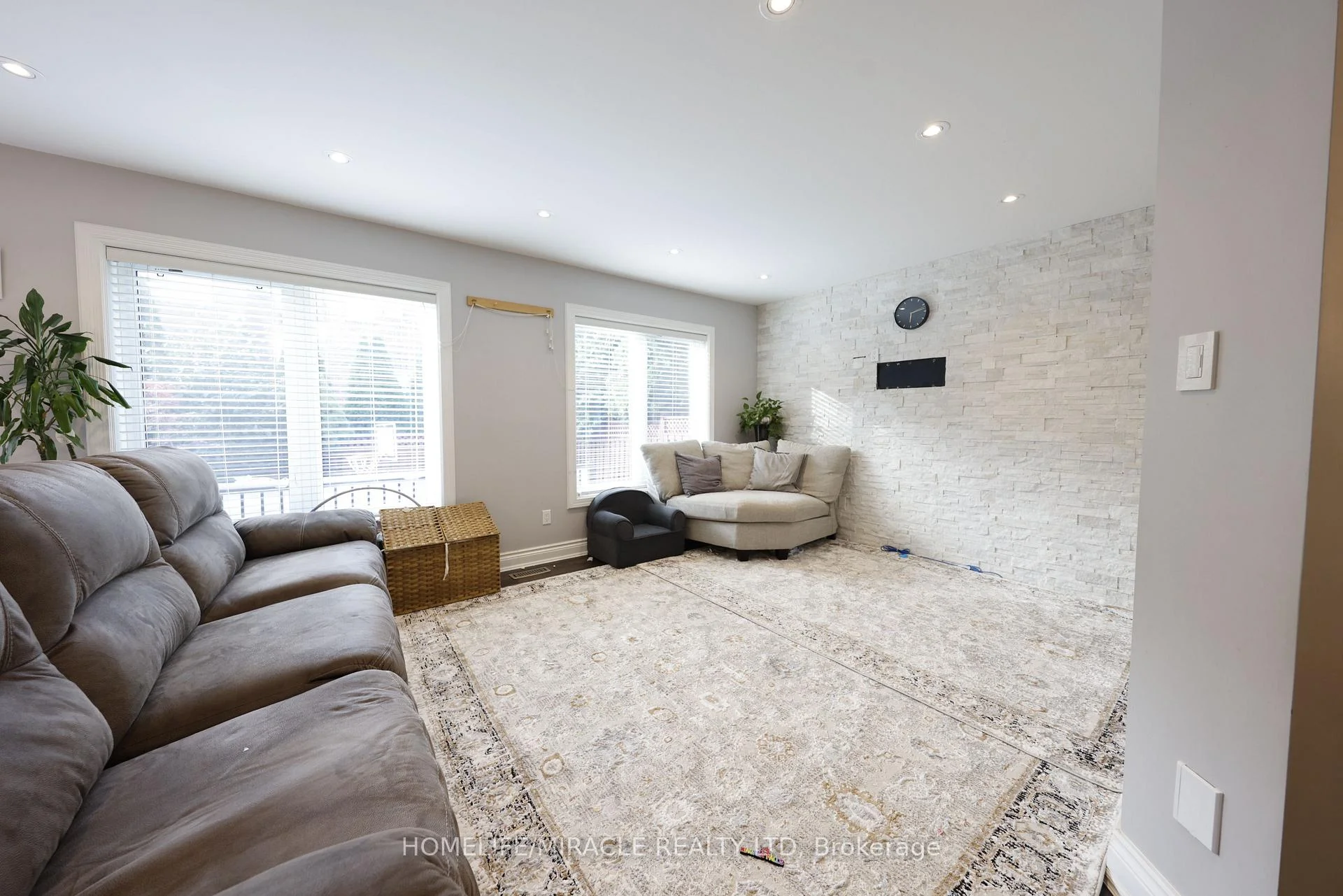 Photo 13 of 5437 Royal Aberdeen Drive, Mississauga, Hurontario — HOMEH