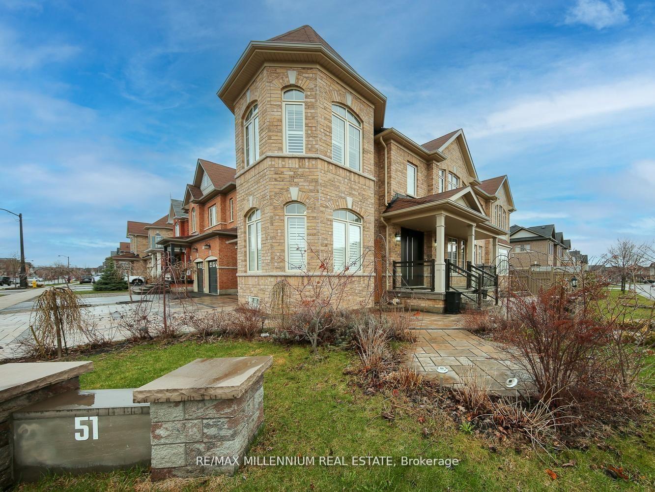 Photo 2 of 51 Kincardine Street, Vaughan, Kleinburg — HOMEH
