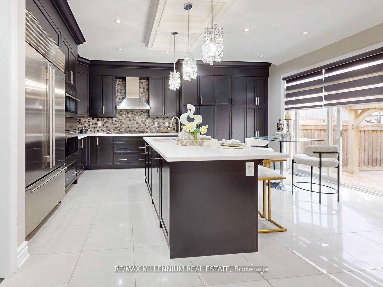 Photo 10 of 51 Kincardine Street, Vaughan, Kleinburg — HOMEH