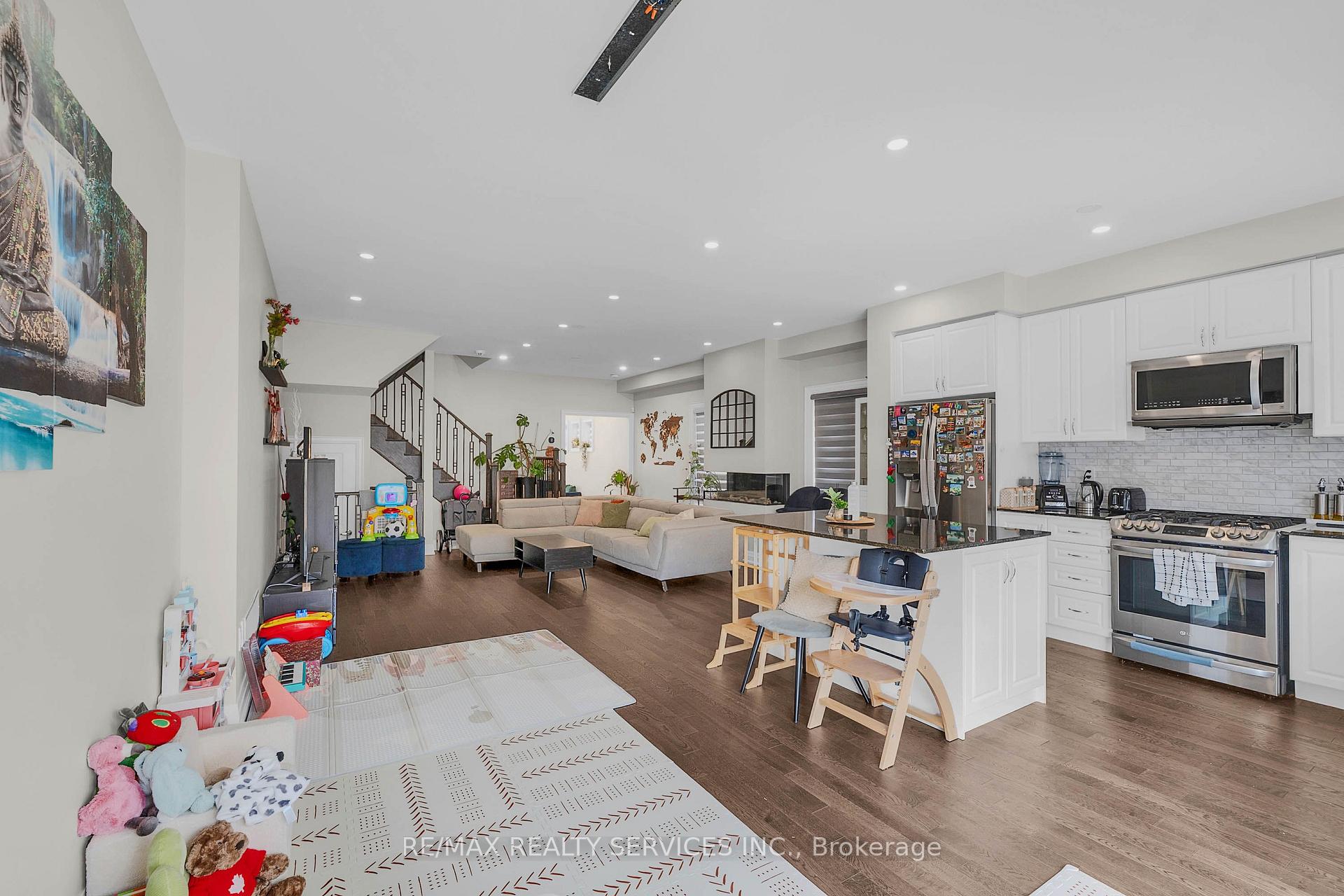 Photo 13 of 6 Lollard Way, Brampton, Bram West — HOMEH