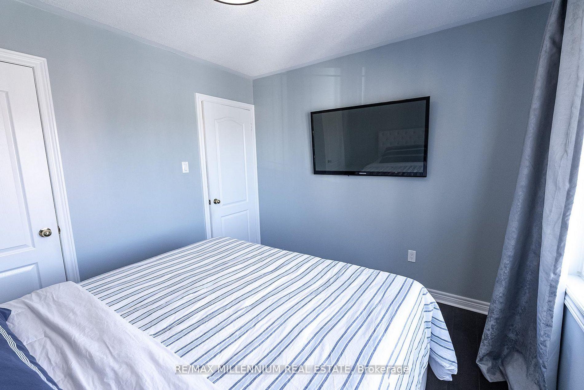 Photo 25 of 19 Bellotti Crescent, Ajax, Northeast Ajax — HOMEH
