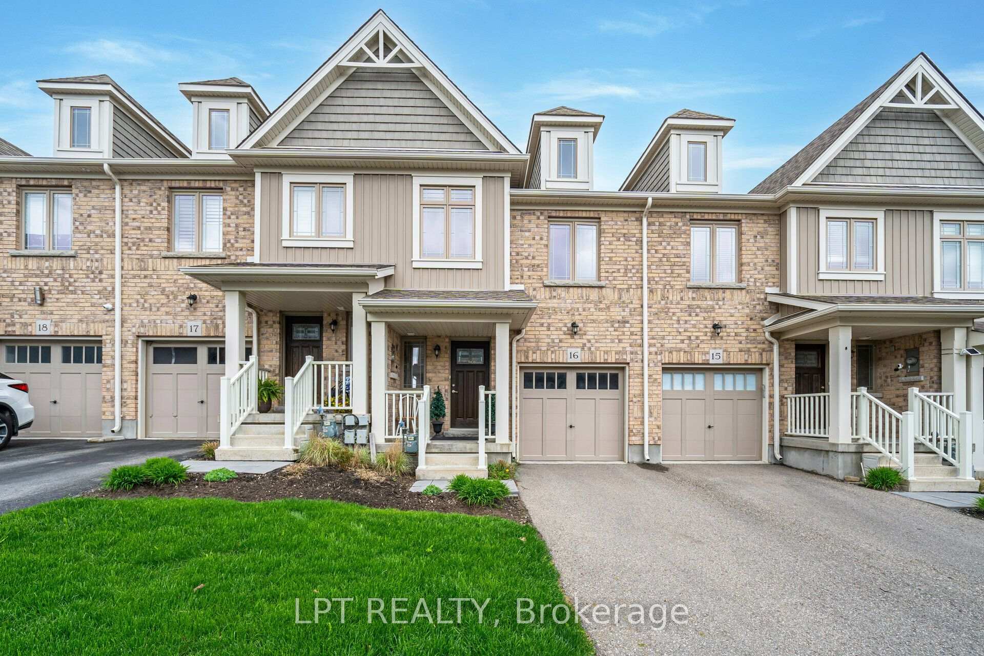 Photo of Unit 15, 124 Parkinson Crescent