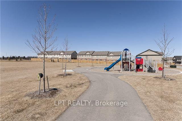 Photo 2 of Unit 15, 124 Parkinson Crescent, Orangeville — HOMEH
