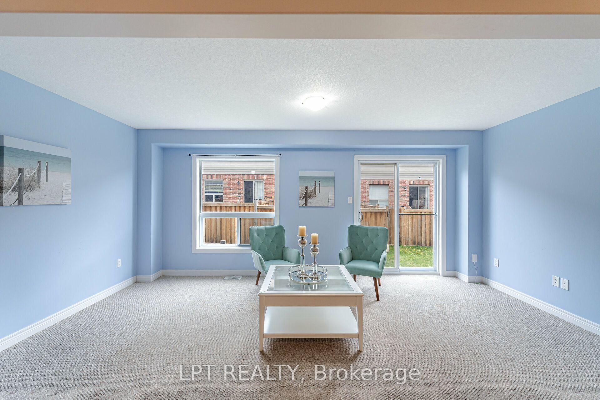 Photo 3 of Unit 15, 124 Parkinson Crescent, Orangeville — HOMEH