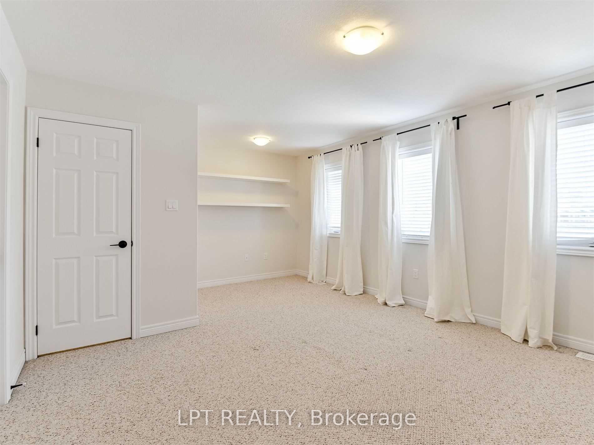 Photo 8 of Unit 15, 124 Parkinson Crescent, Orangeville — HOMEH