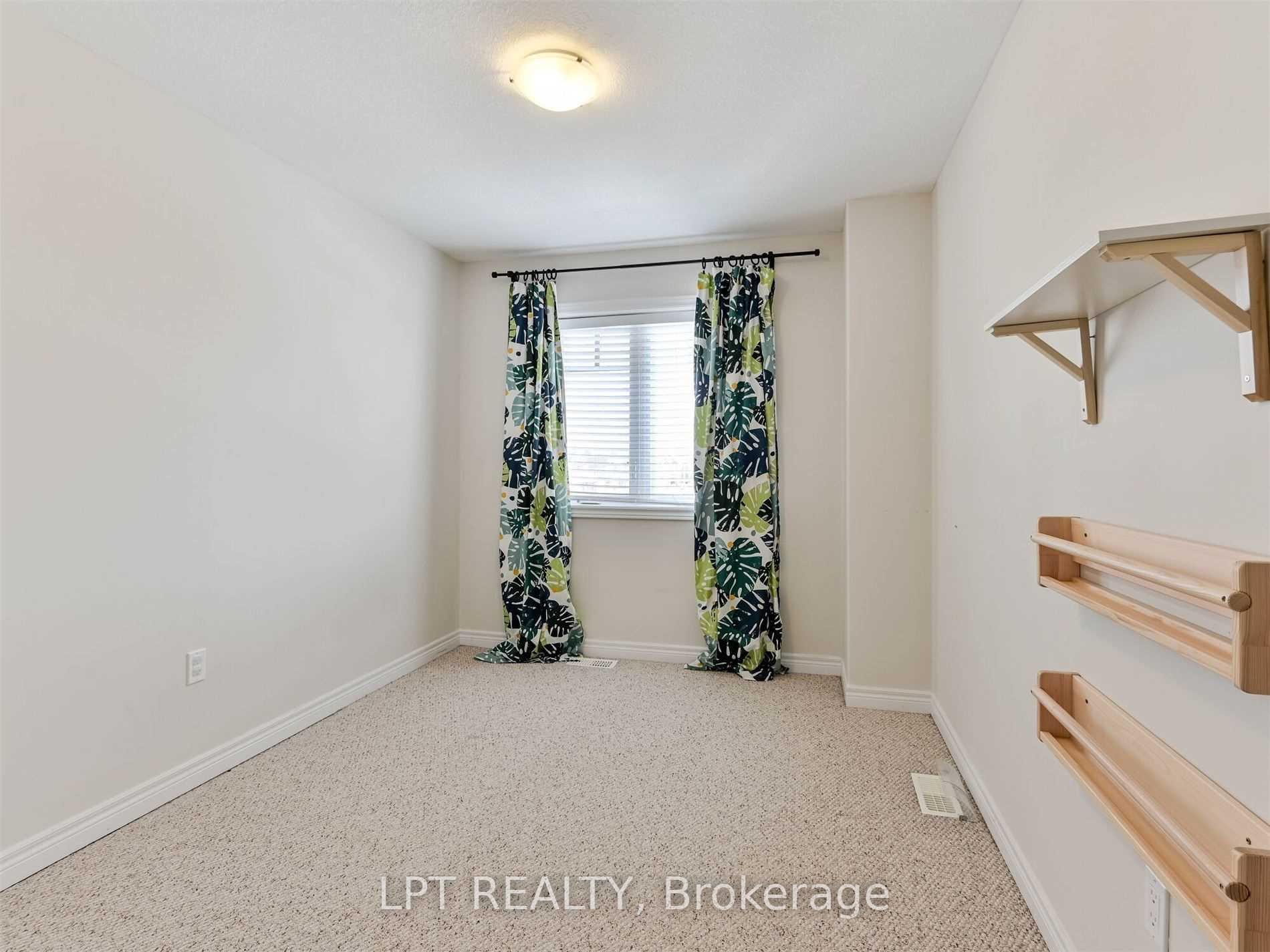 Photo 9 of Unit 15, 124 Parkinson Crescent, Orangeville — HOMEH