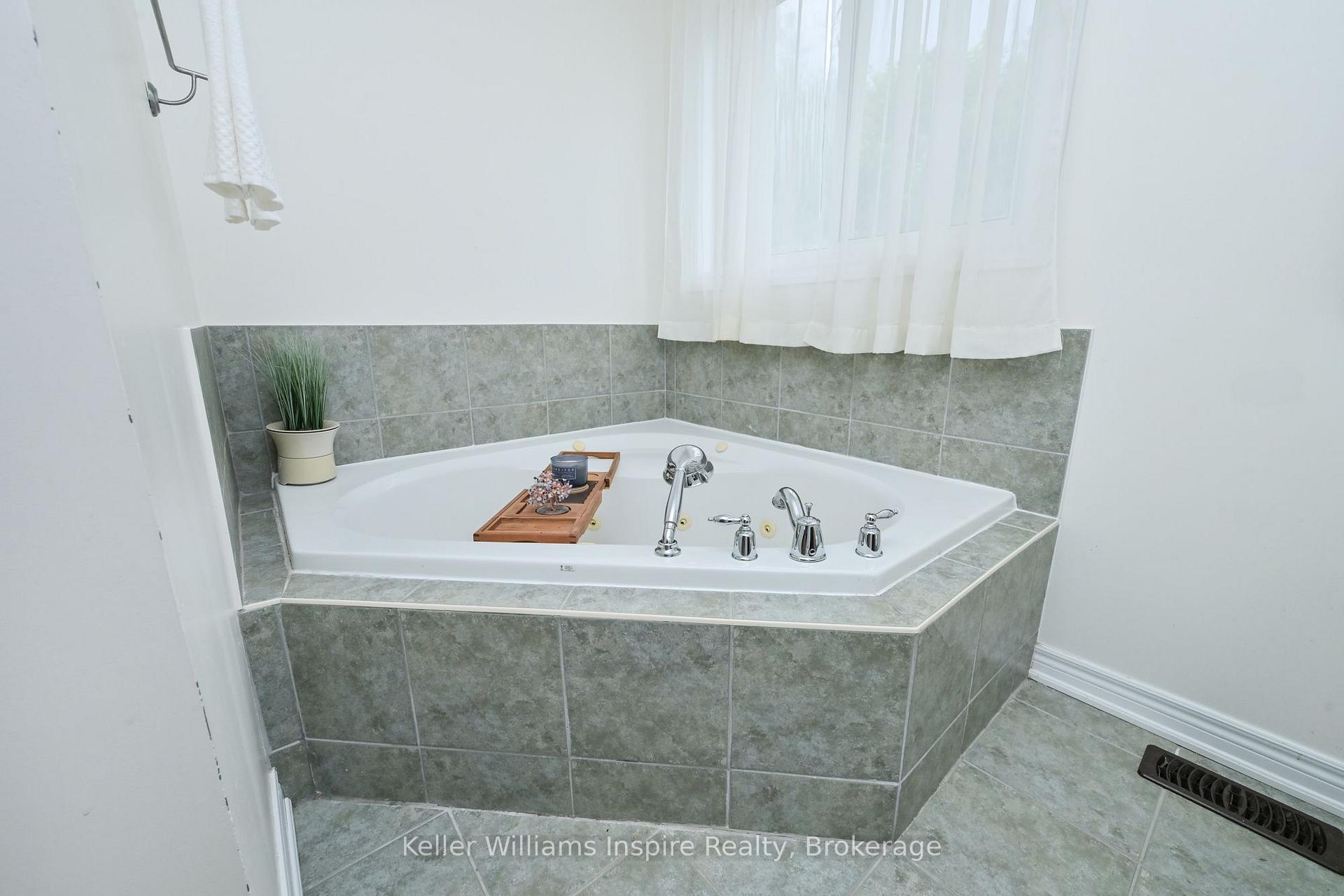 Photo 22 of 352 Orvis Crescent, Shelburne — HOMEH