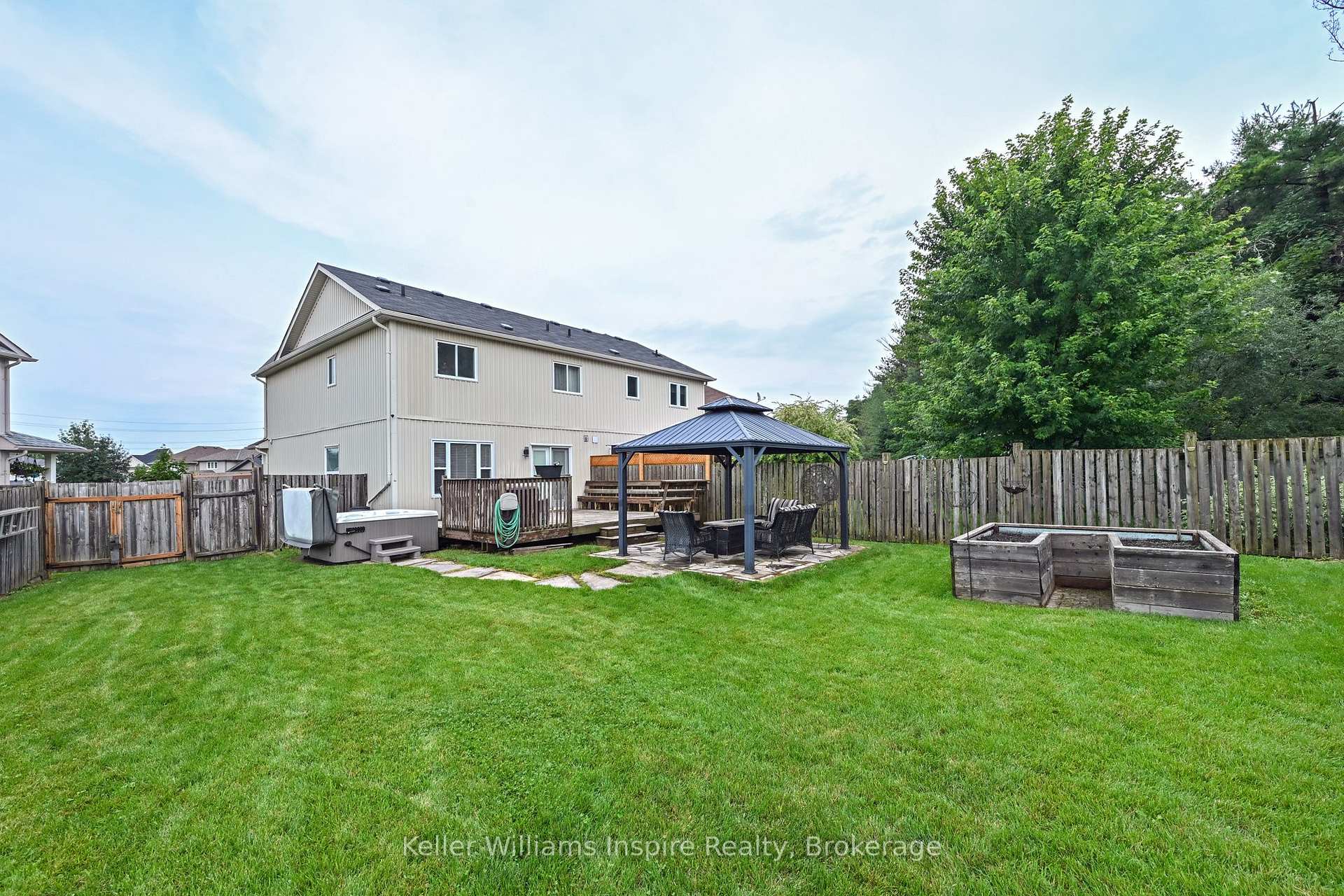 Photo 30 of 352 Orvis Crescent, Shelburne — HOMEH
