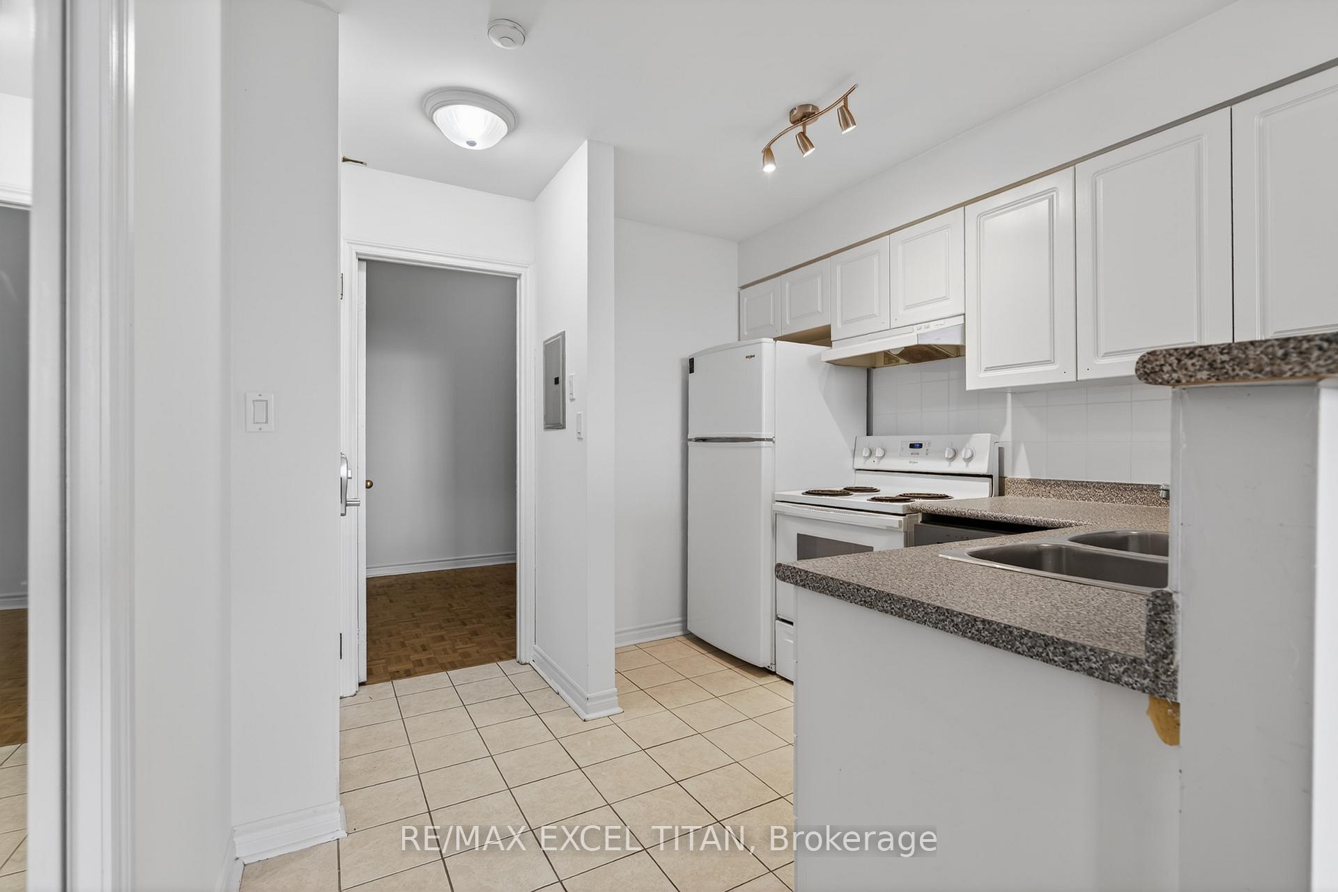 Photo 3 of Unit 607, 1401 Dupont Street, Toronto, Dovercourt-Wallace Emerson-Junction — HOMEH