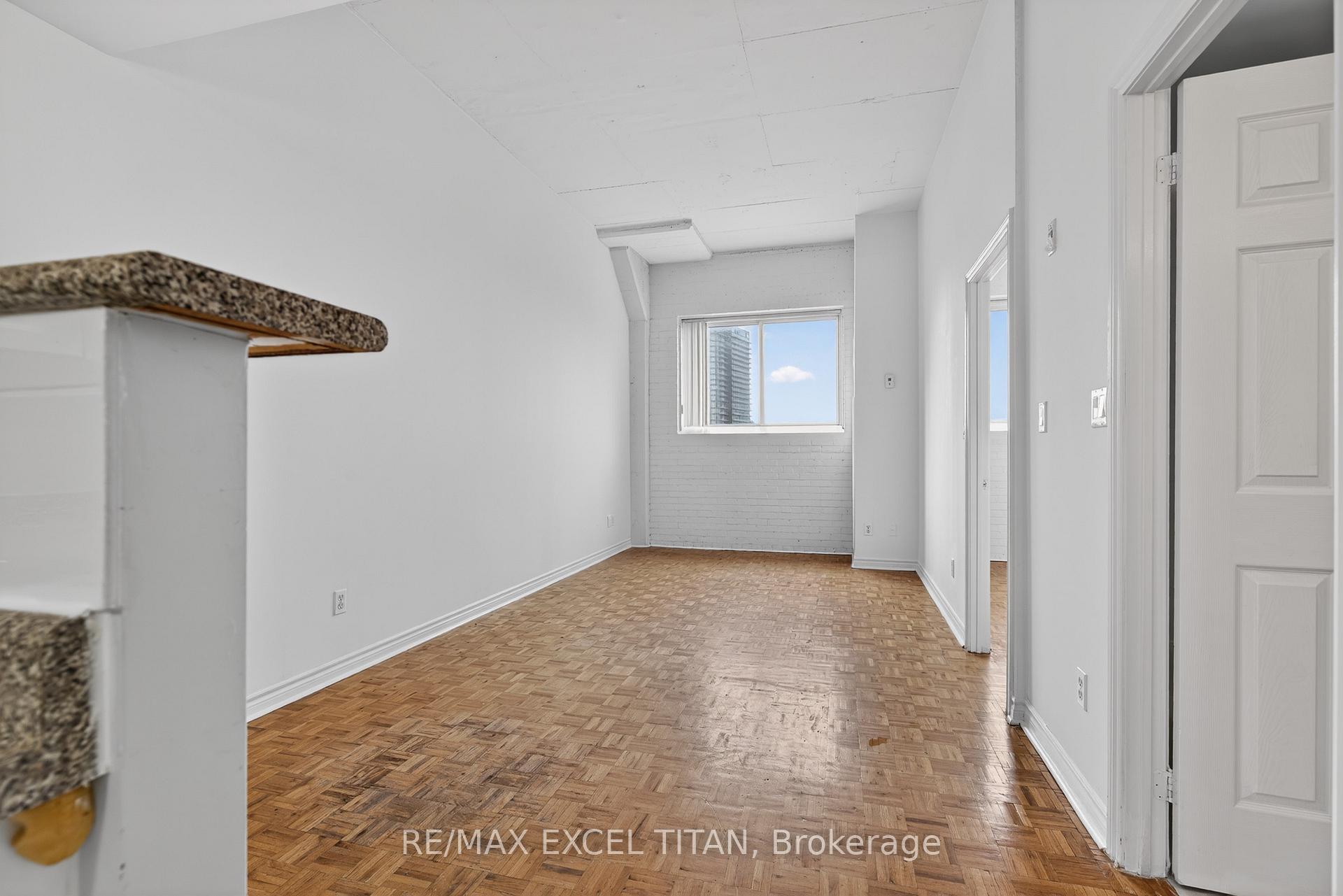 Photo 7 of Unit 607, 1401 Dupont Street, Toronto, Dovercourt-Wallace Emerson-Junction — HOMEH