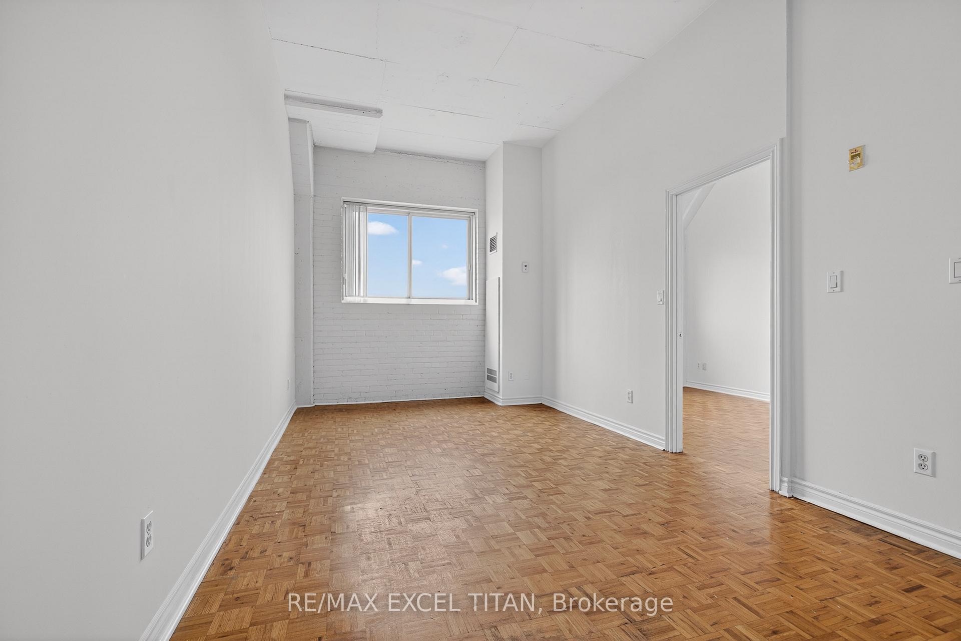 Photo 10 of Unit 607, 1401 Dupont Street, Toronto, Dovercourt-Wallace Emerson-Junction — HOMEH