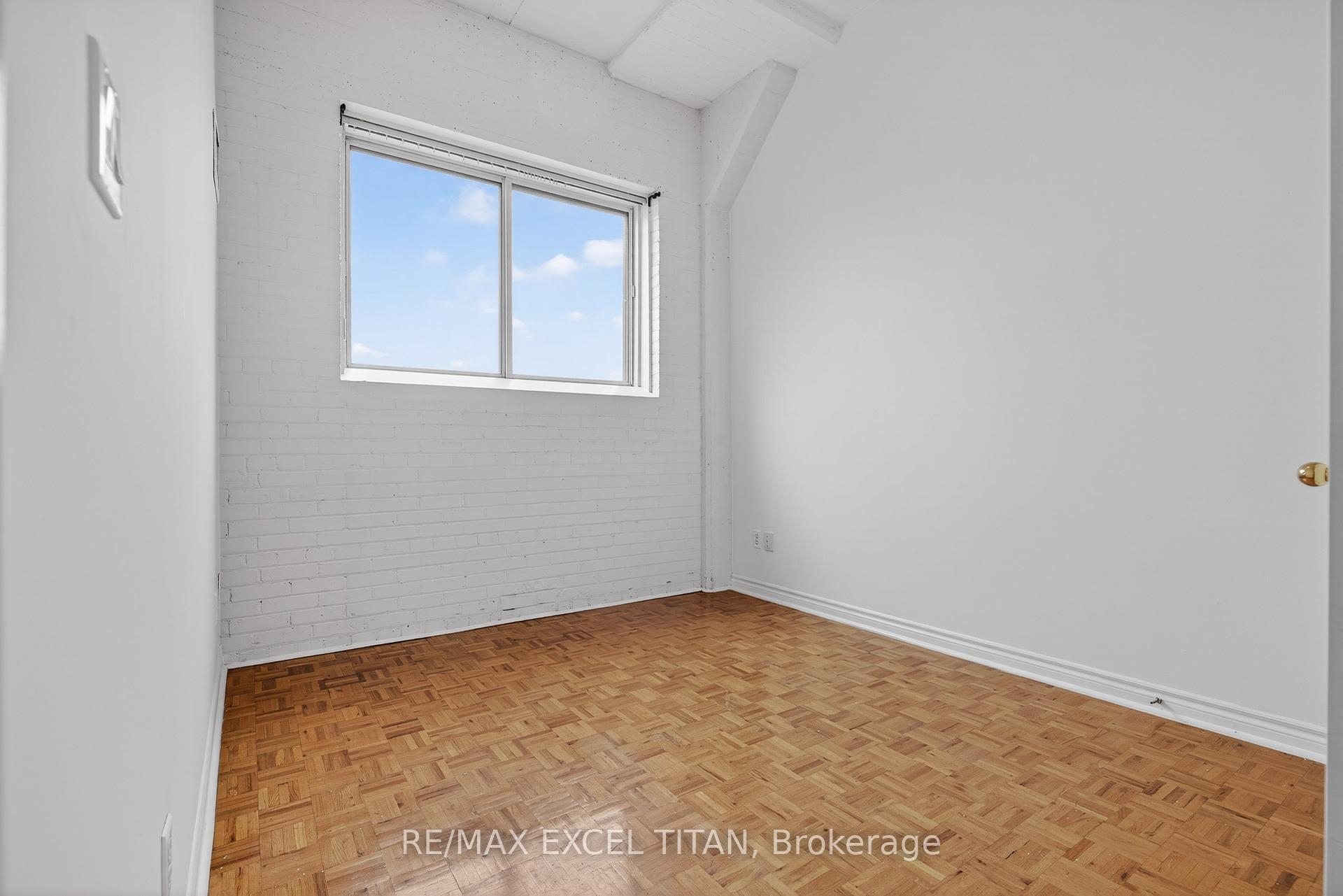 Photo 13 of Unit 607, 1401 Dupont Street, Toronto, Dovercourt-Wallace Emerson-Junction — HOMEH