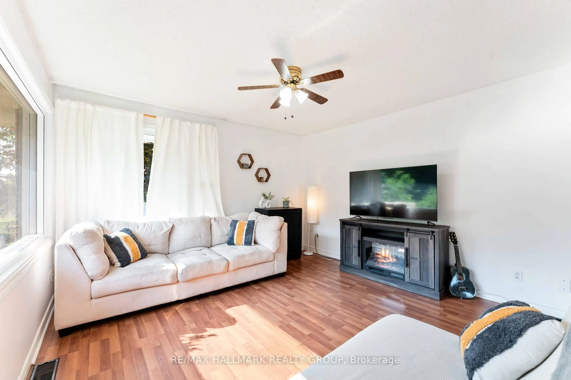 Photo 6 of 1250 Stagecoach Road, Ottawa, Greely — HOMEH