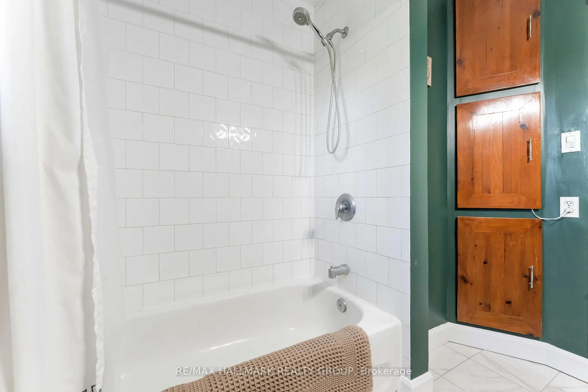 Photo 13 of 1250 Stagecoach Road, Ottawa, Greely — HOMEH