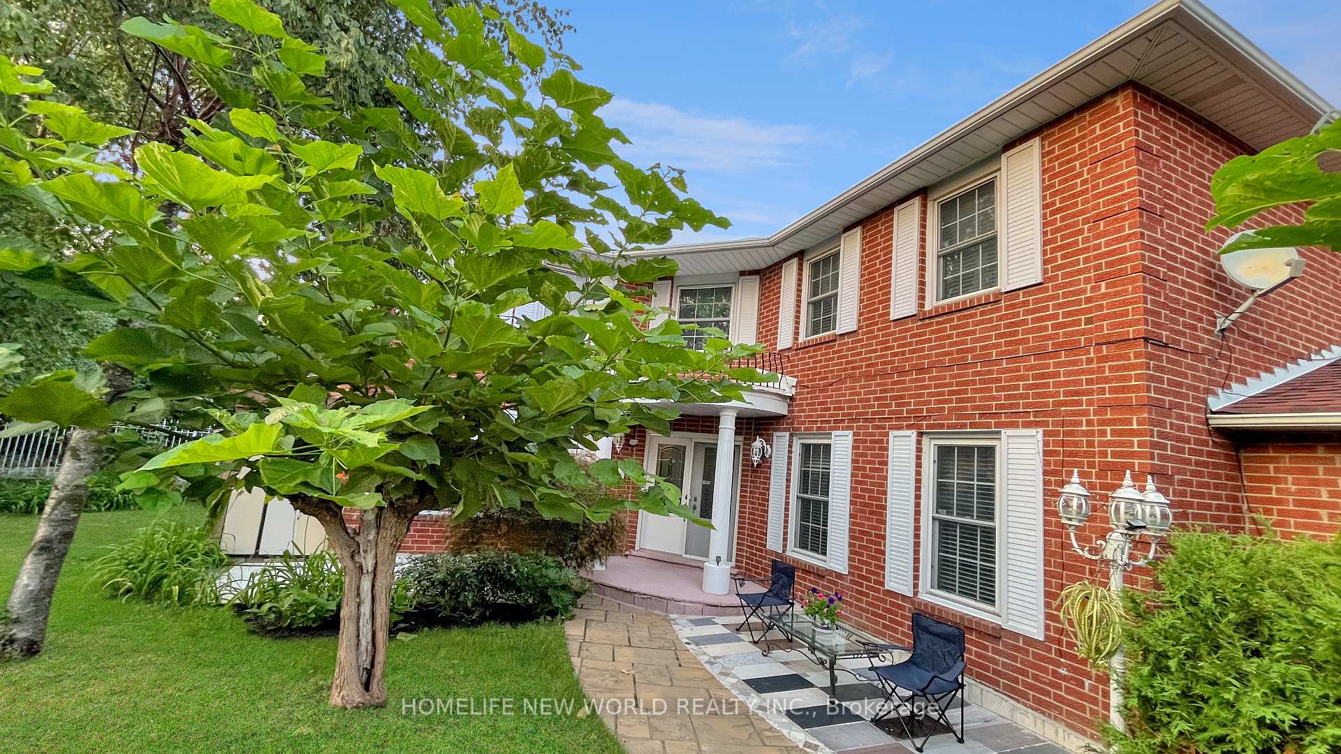 Photo 2 of 14 Madrid Crescent, Brampton, Central Park — HOMEH