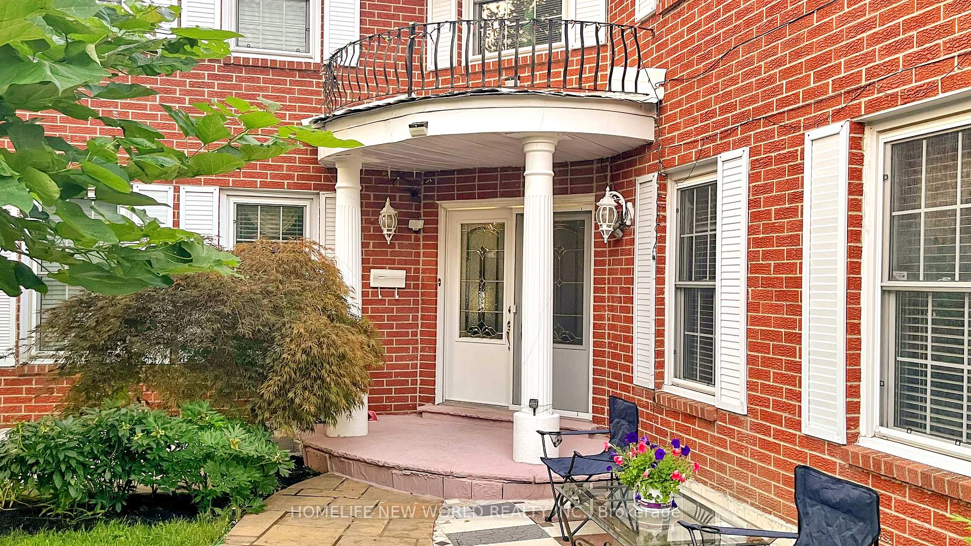 Photo 5 of 14 Madrid Crescent, Brampton, Central Park — HOMEH