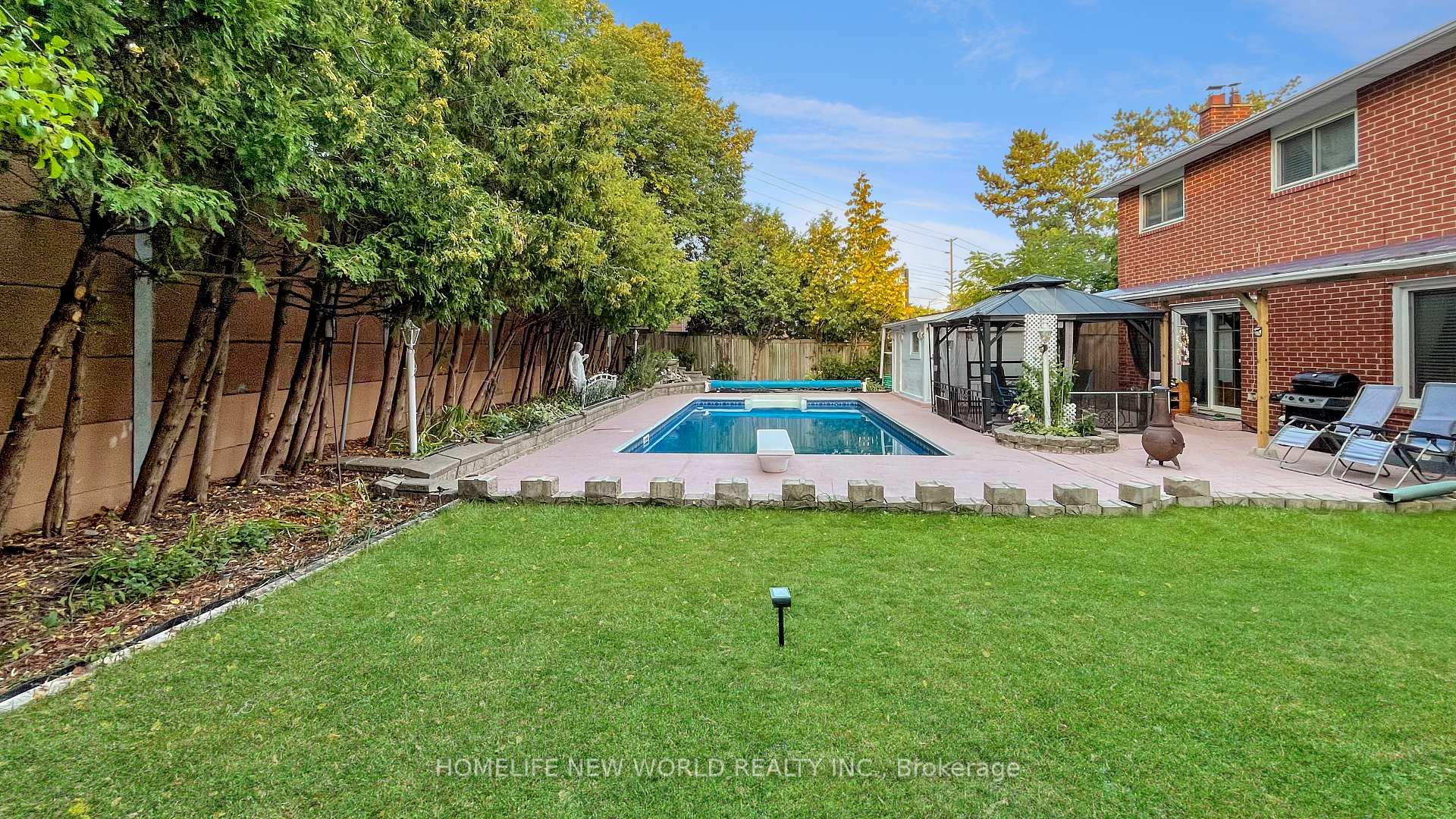 Photo 6 of 14 Madrid Crescent, Brampton, Central Park — HOMEH