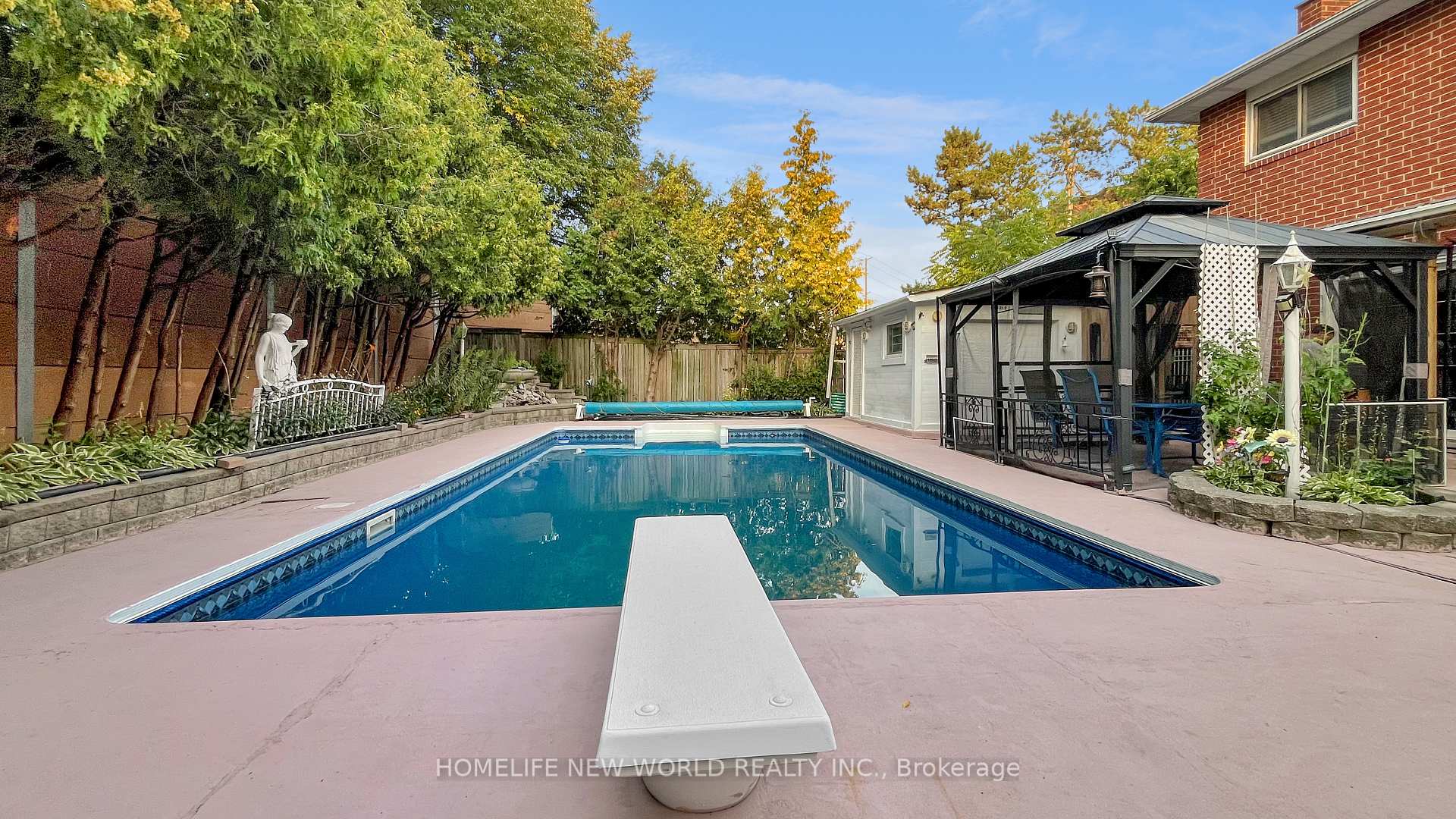 Photo 7 of 14 Madrid Crescent, Brampton, Central Park — HOMEH