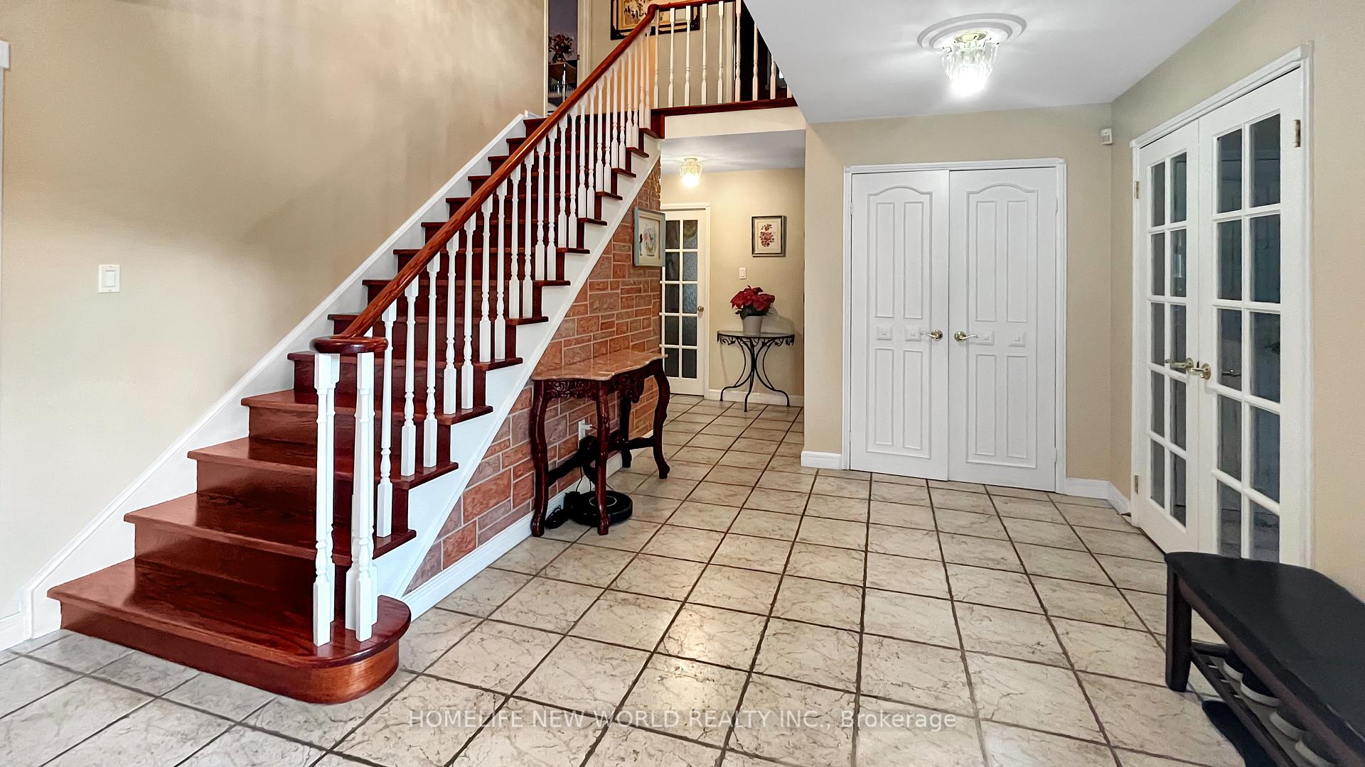 Photo 13 of 14 Madrid Crescent, Brampton, Central Park — HOMEH