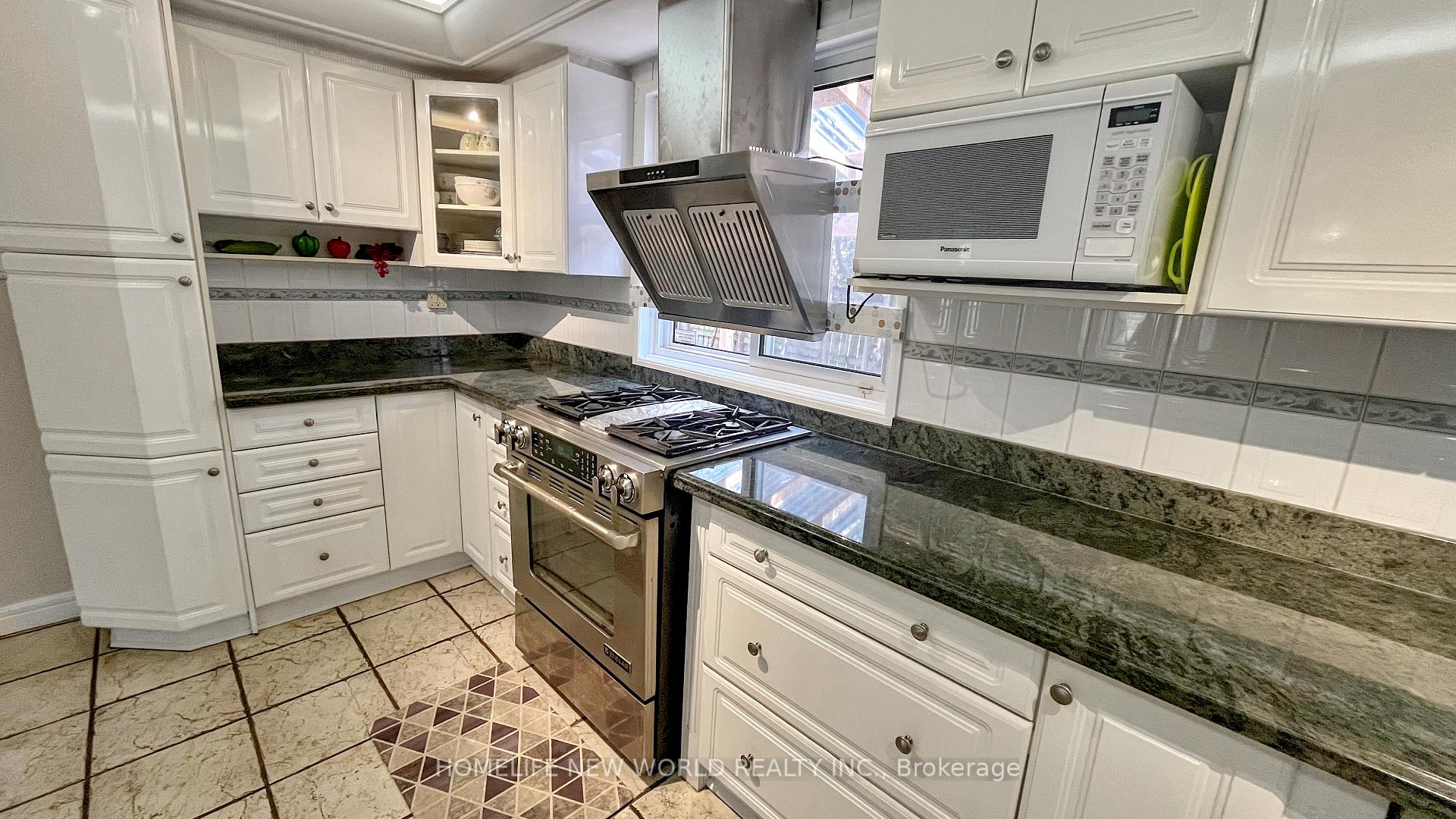Photo 22 of 14 Madrid Crescent, Brampton, Central Park — HOMEH