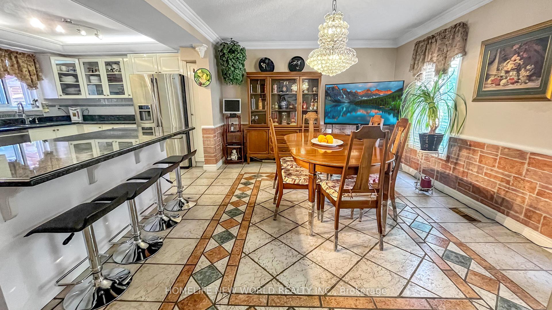 Photo 23 of 14 Madrid Crescent, Brampton, Central Park — HOMEH