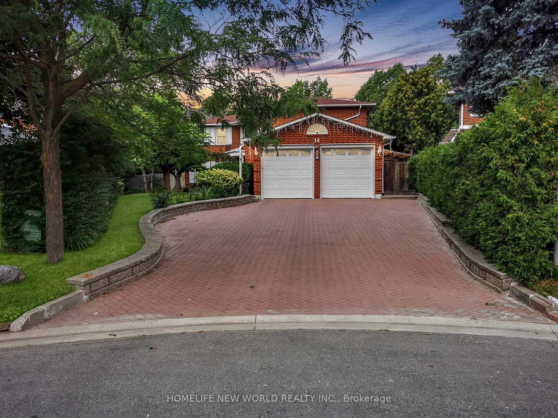 Photo 3 of 14 Madrid Crescent, Brampton, Central Park — HOMEH