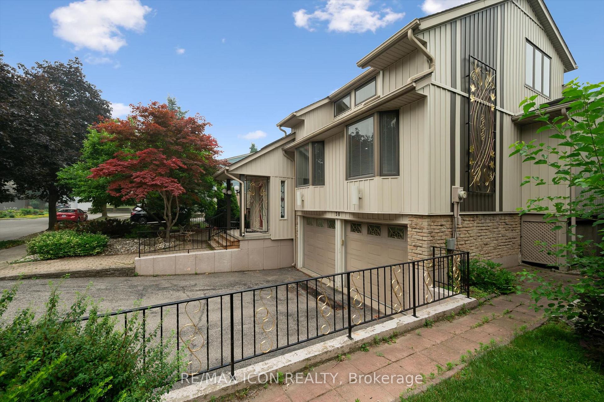 Photo 3 of 30 Shuh Avenue, Kitchener, Stanley Park — HOMEH
