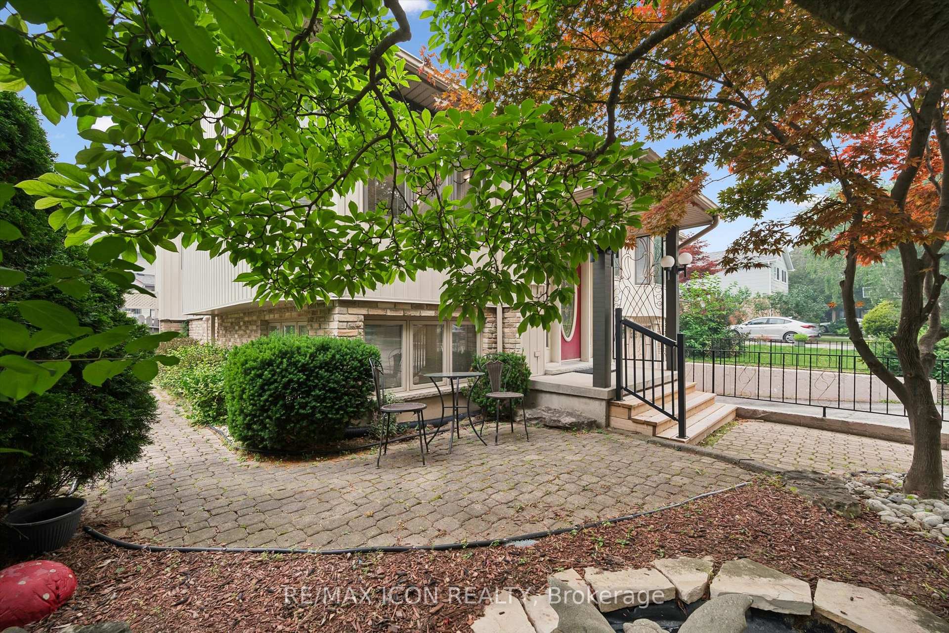 Photo 4 of 30 Shuh Avenue, Kitchener, Stanley Park — HOMEH