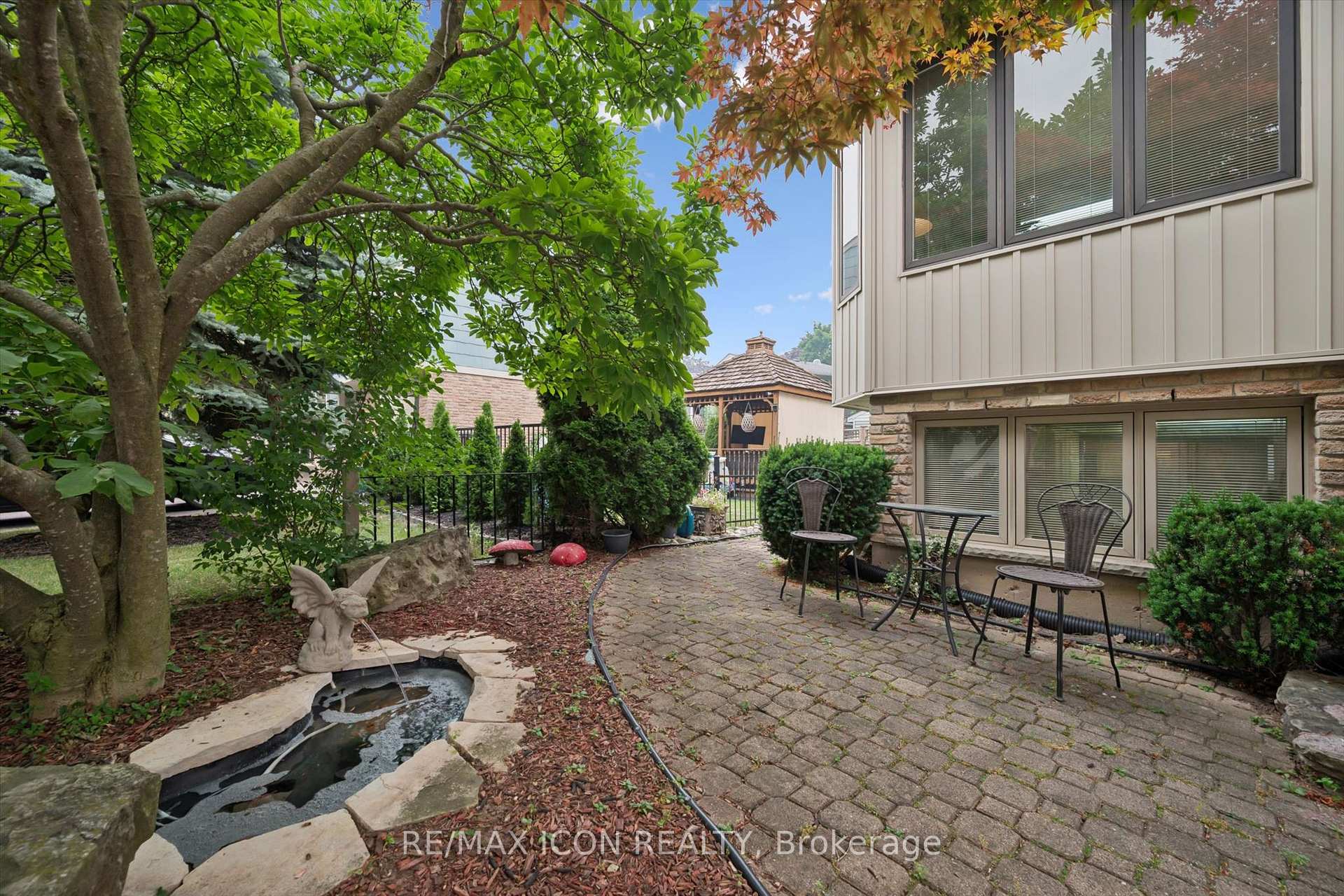 Photo 5 of 30 Shuh Avenue, Kitchener, Stanley Park — HOMEH