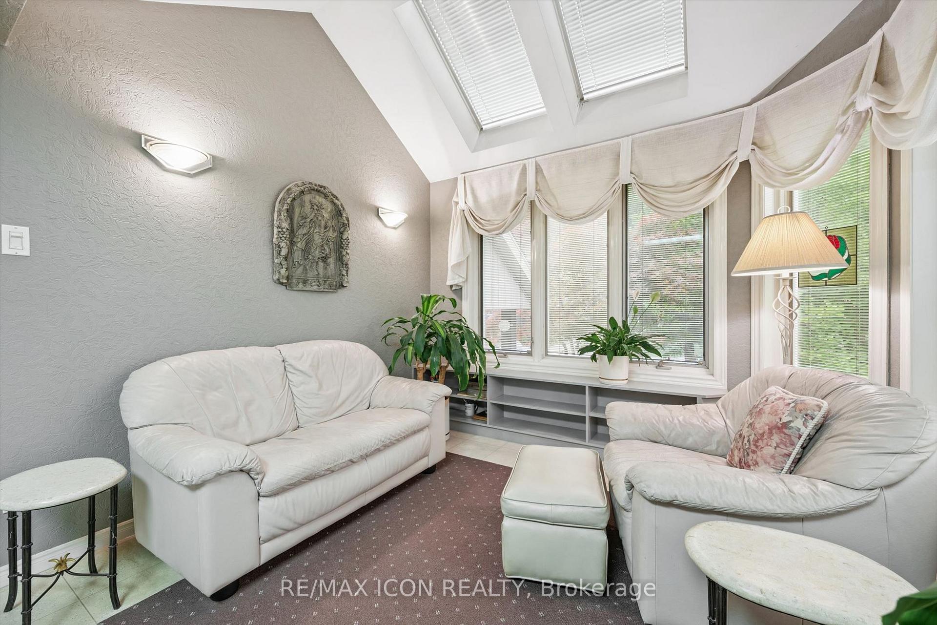 Photo 18 of 30 Shuh Avenue, Kitchener, Stanley Park — HOMEH