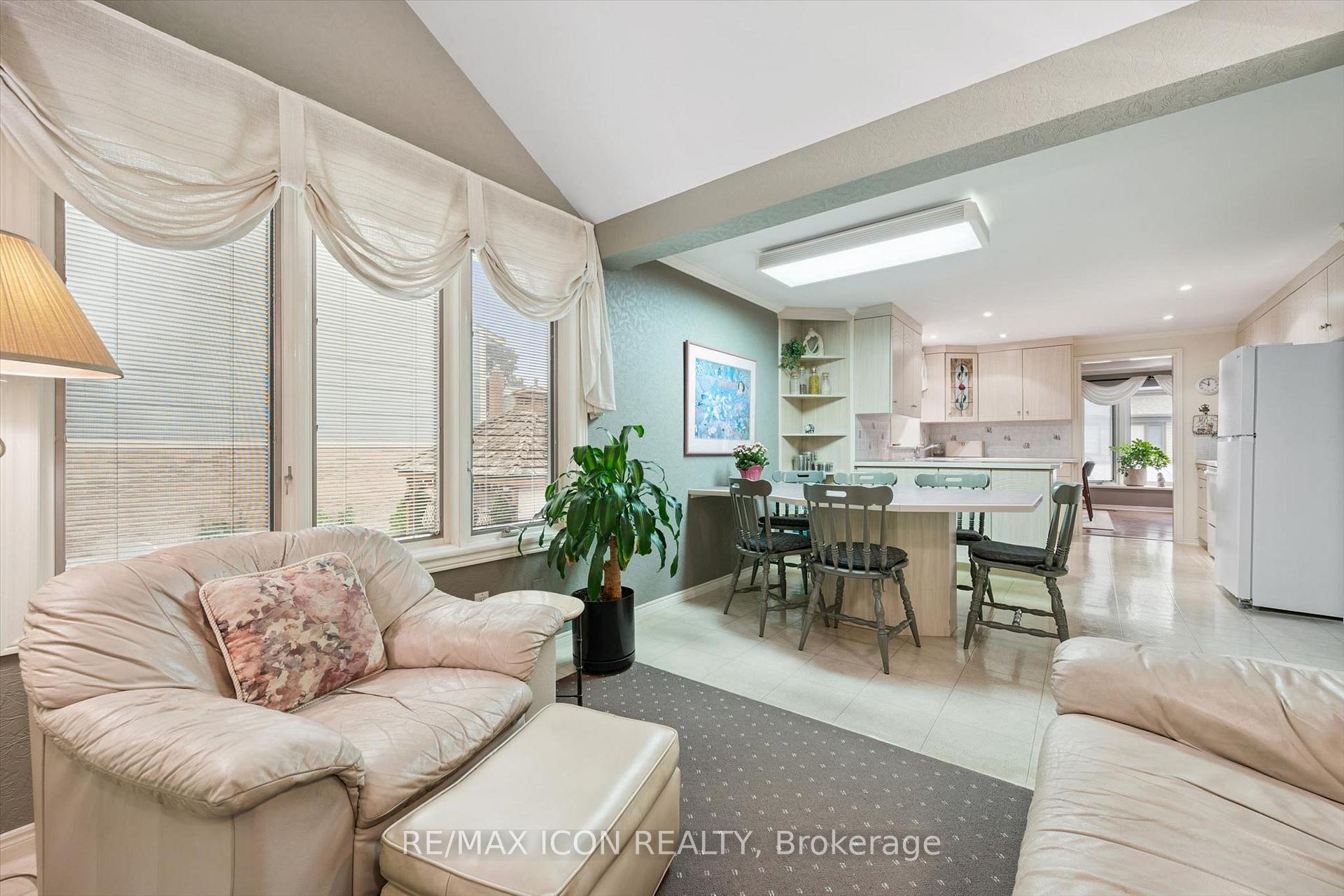 Photo 19 of 30 Shuh Avenue, Kitchener, Stanley Park — HOMEH