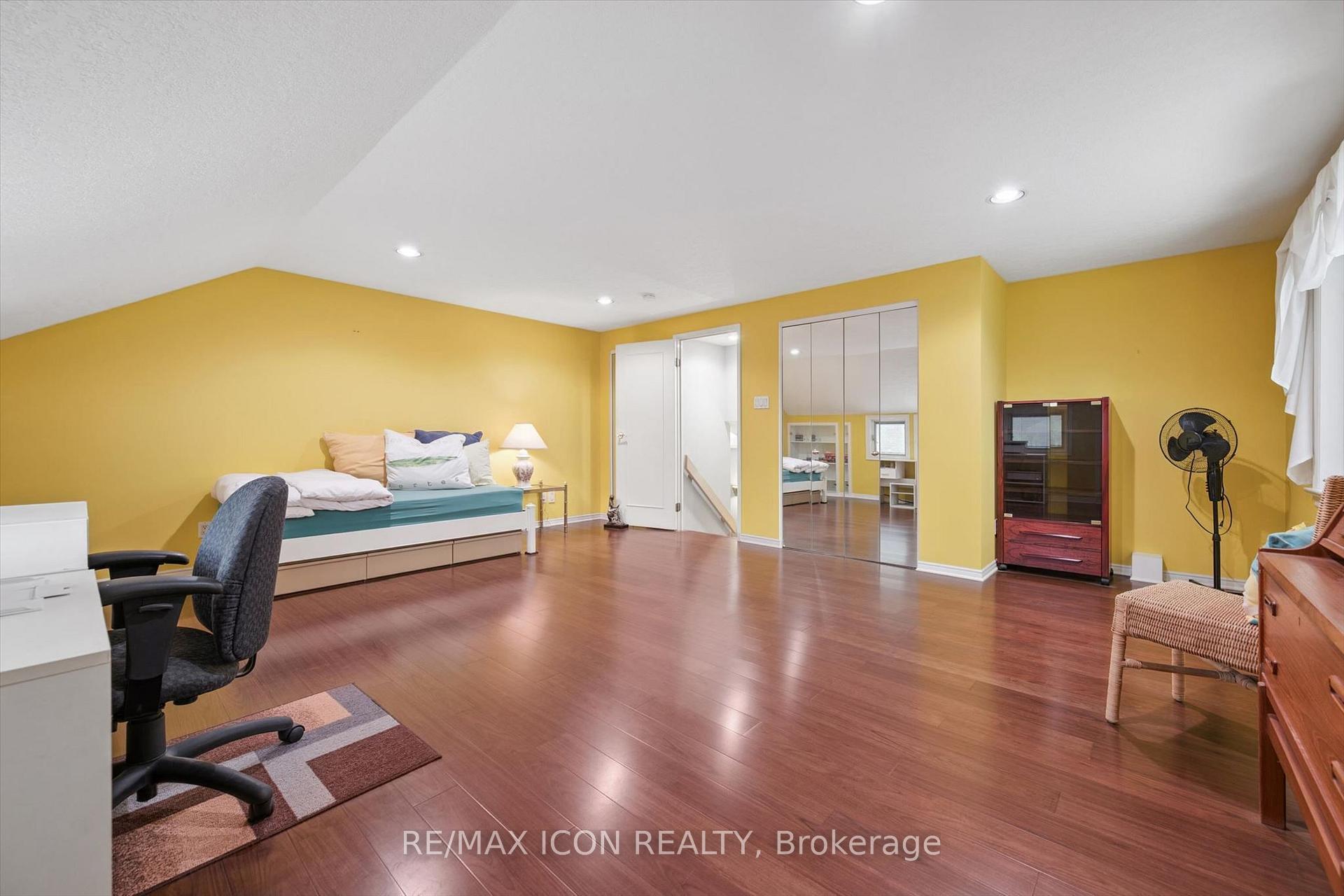 Photo 27 of 30 Shuh Avenue, Kitchener, Stanley Park — HOMEH