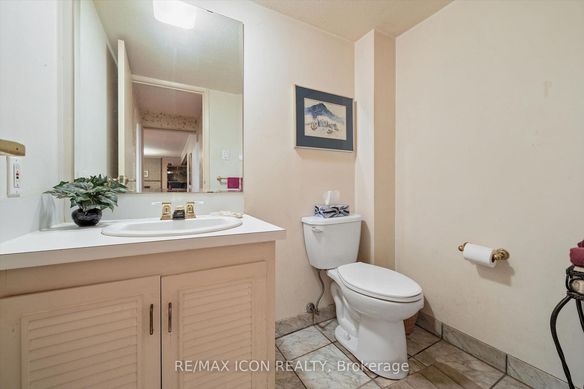 Photo 33 of 30 Shuh Avenue, Kitchener, Stanley Park — HOMEH