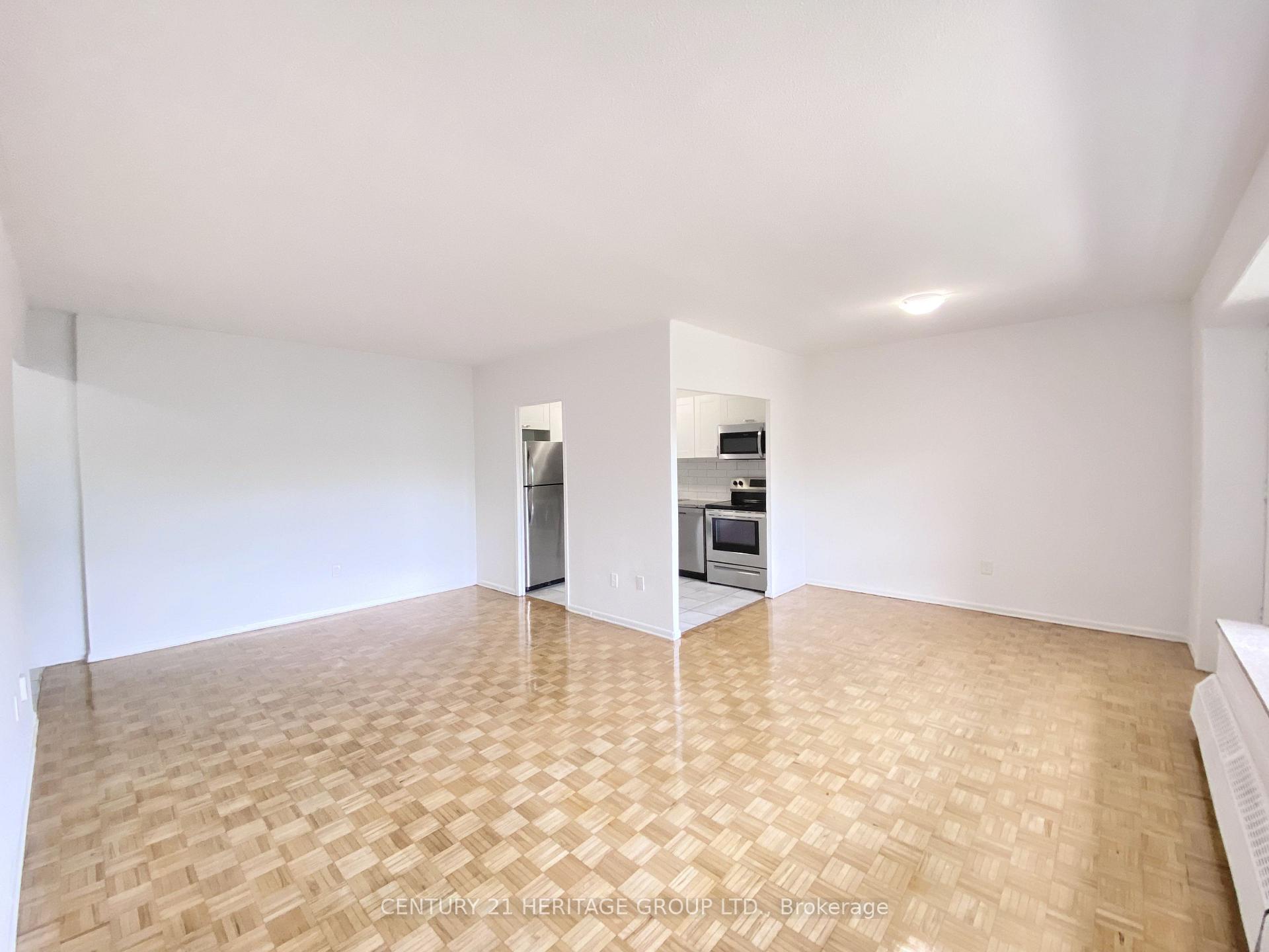 Photo 4 of Unit 206, 10 Garfella Drive, Etobicoke, Mount Olive-Silverstone-Jamestown — HOMEH