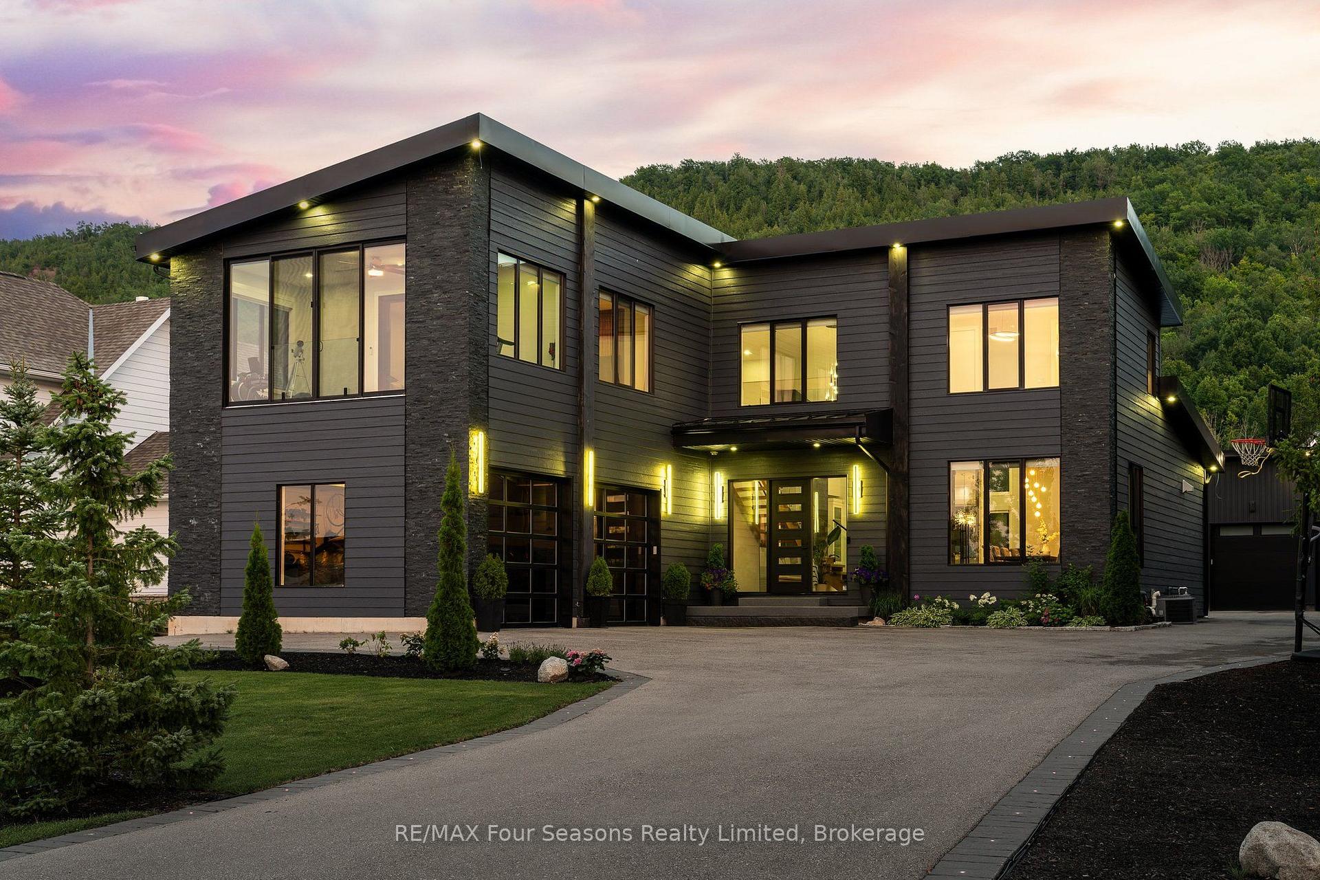 Photo 1 of 118 Barton Boulevard, Blue Mountains — HOMEH