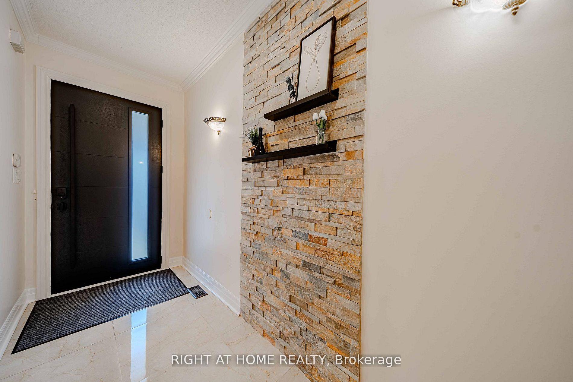 Photo 2 of 111 Forecastle Road, Vaughan, Patterson — HOMEH