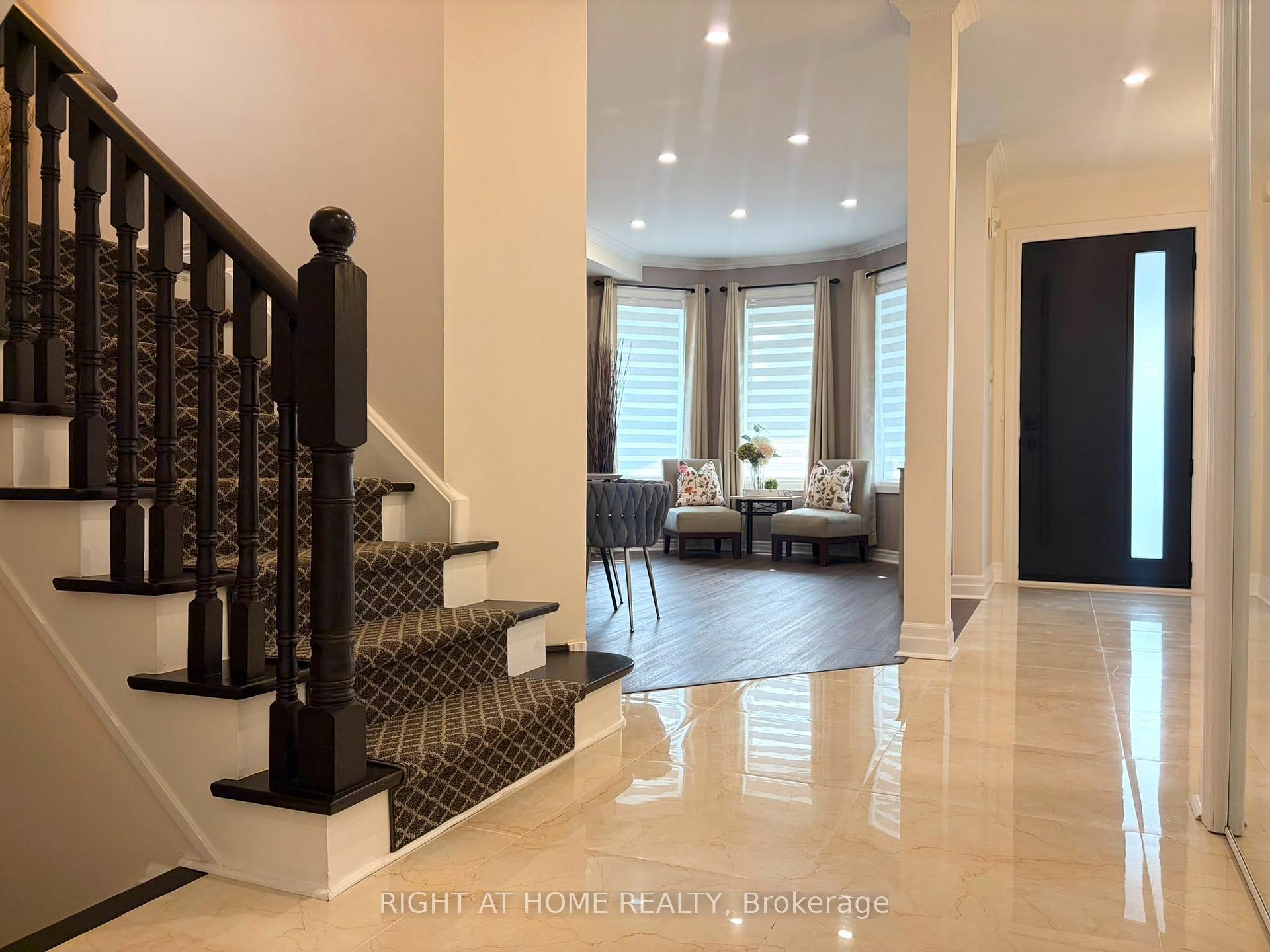 Photo 3 of 111 Forecastle Road, Vaughan, Patterson — HOMEH