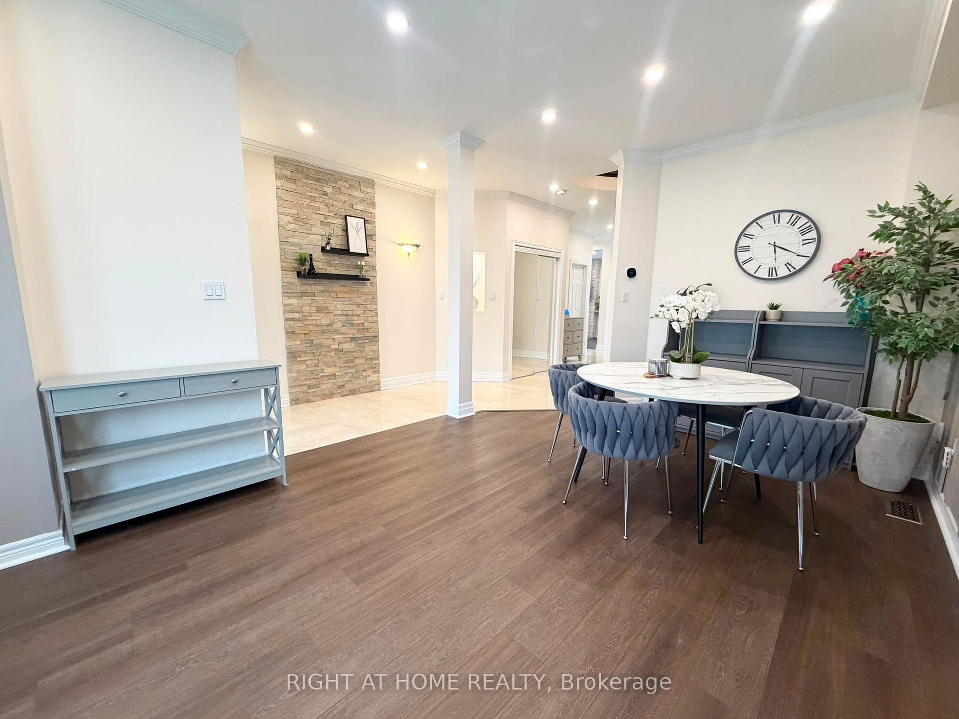 Photo 5 of 111 Forecastle Road, Vaughan, Patterson — HOMEH