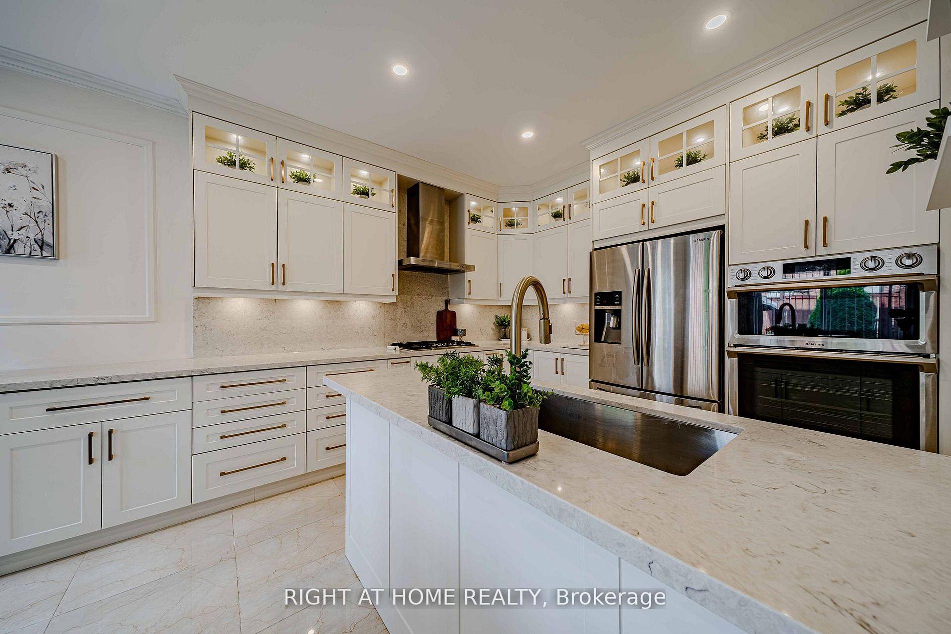 Photo 14 of 111 Forecastle Road, Vaughan, Patterson — HOMEH